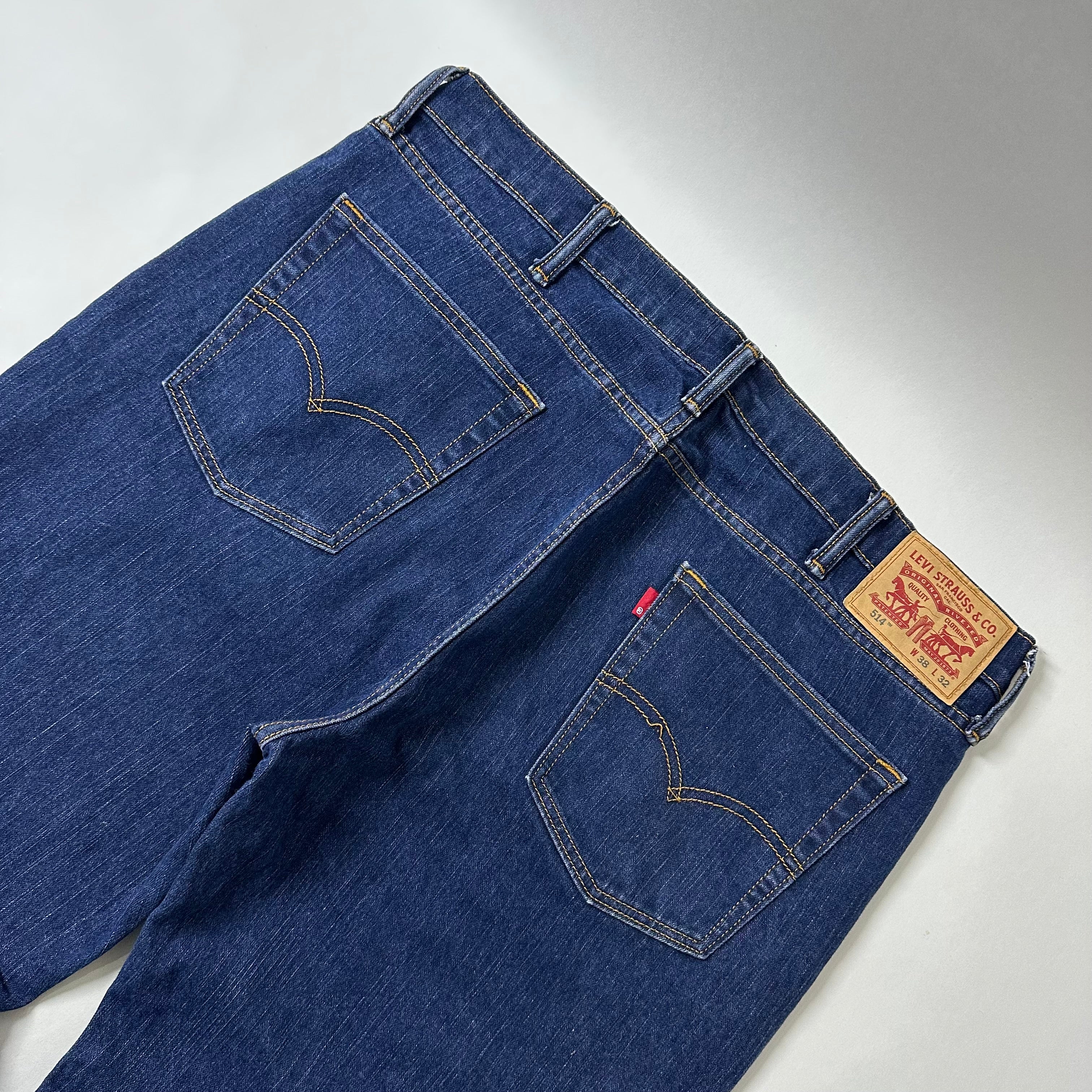 Levi’s 514 Straight Fit Jeans in Dark Rinse - Dark Blue (Size 38)