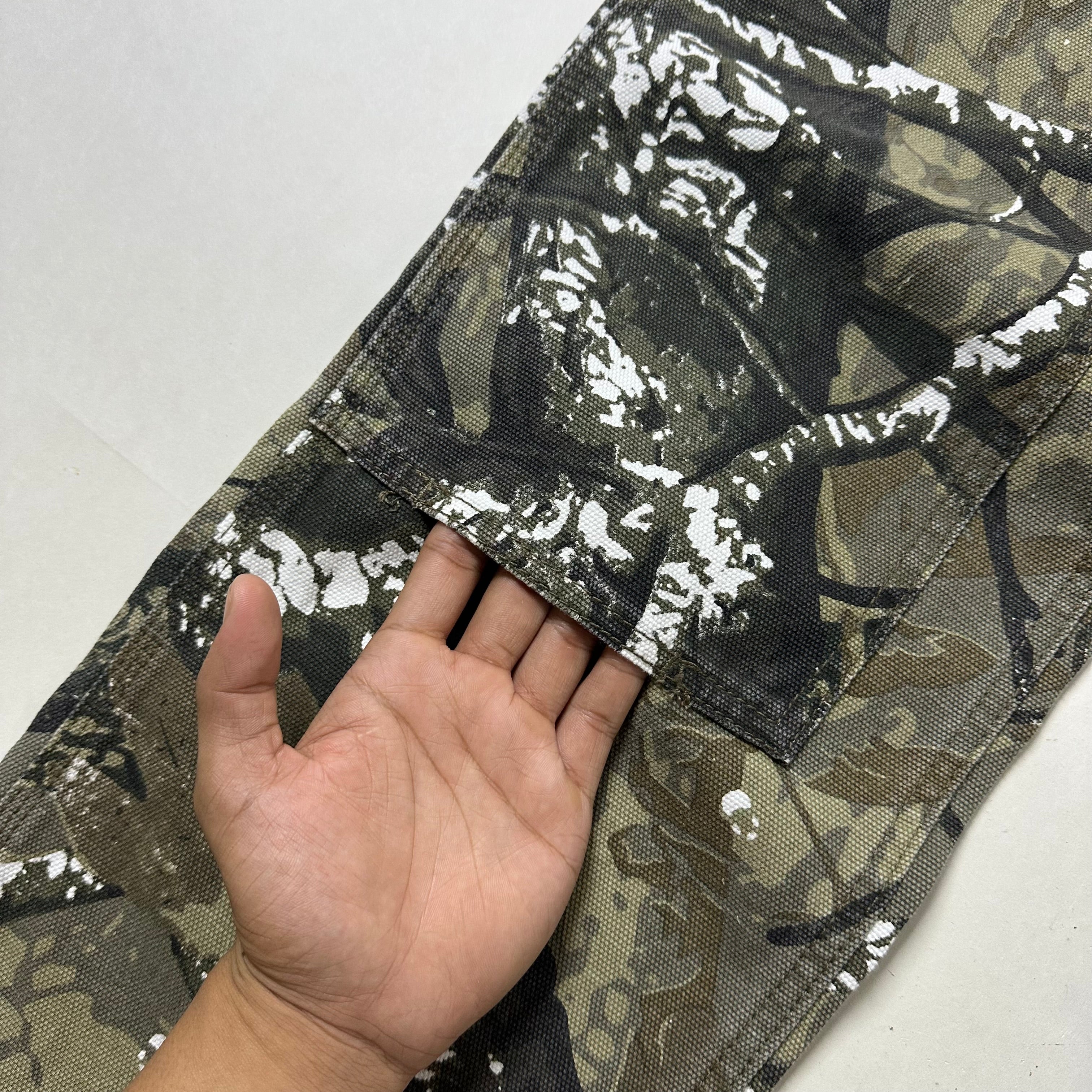 FOREVER 21 Realtree Double Knee Carpenter Pants (Size 34) — SOLD