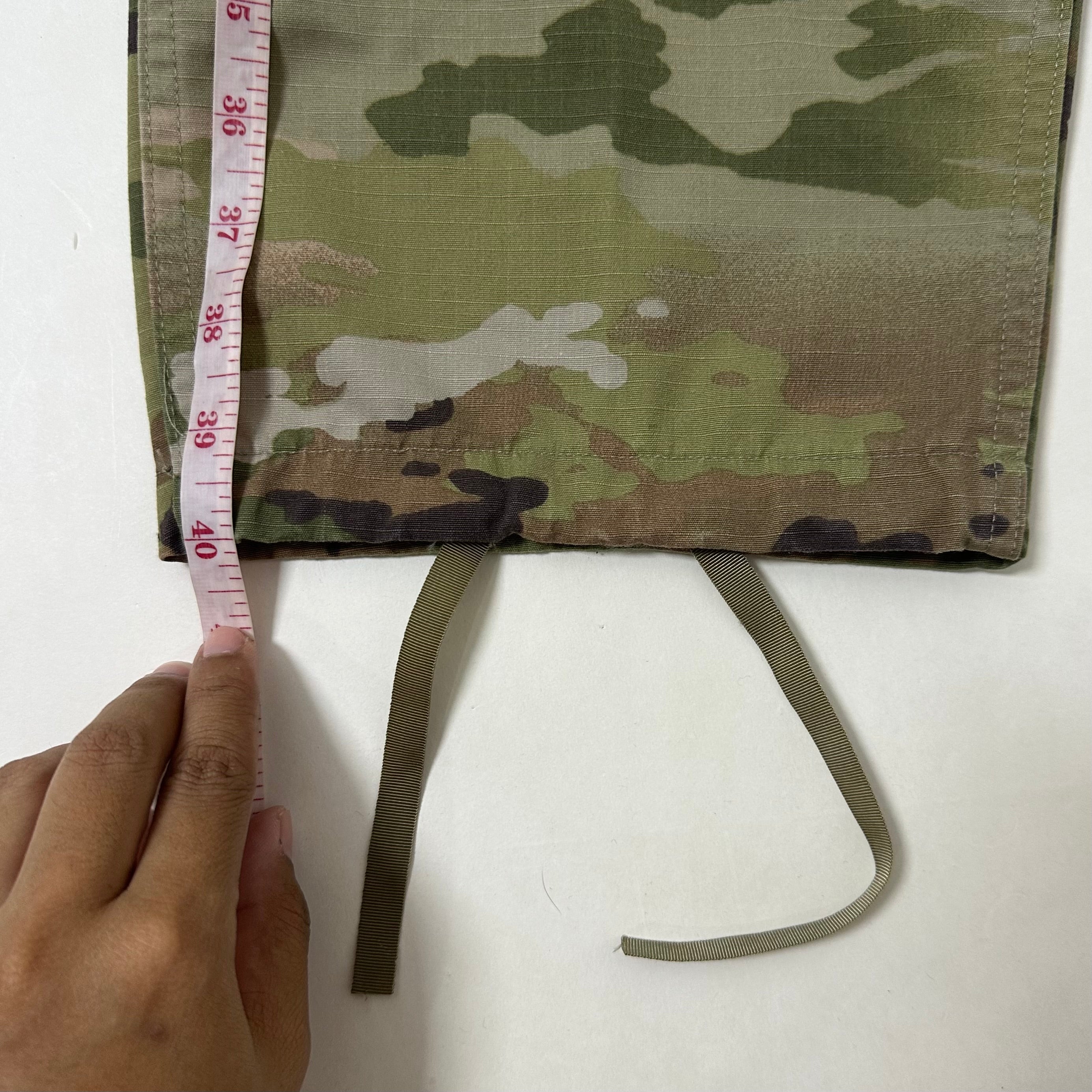 U.S. Army Combat Cargo Pants in a Multicam or Scorpion OCP camouflage pattern Size Small (27-31)