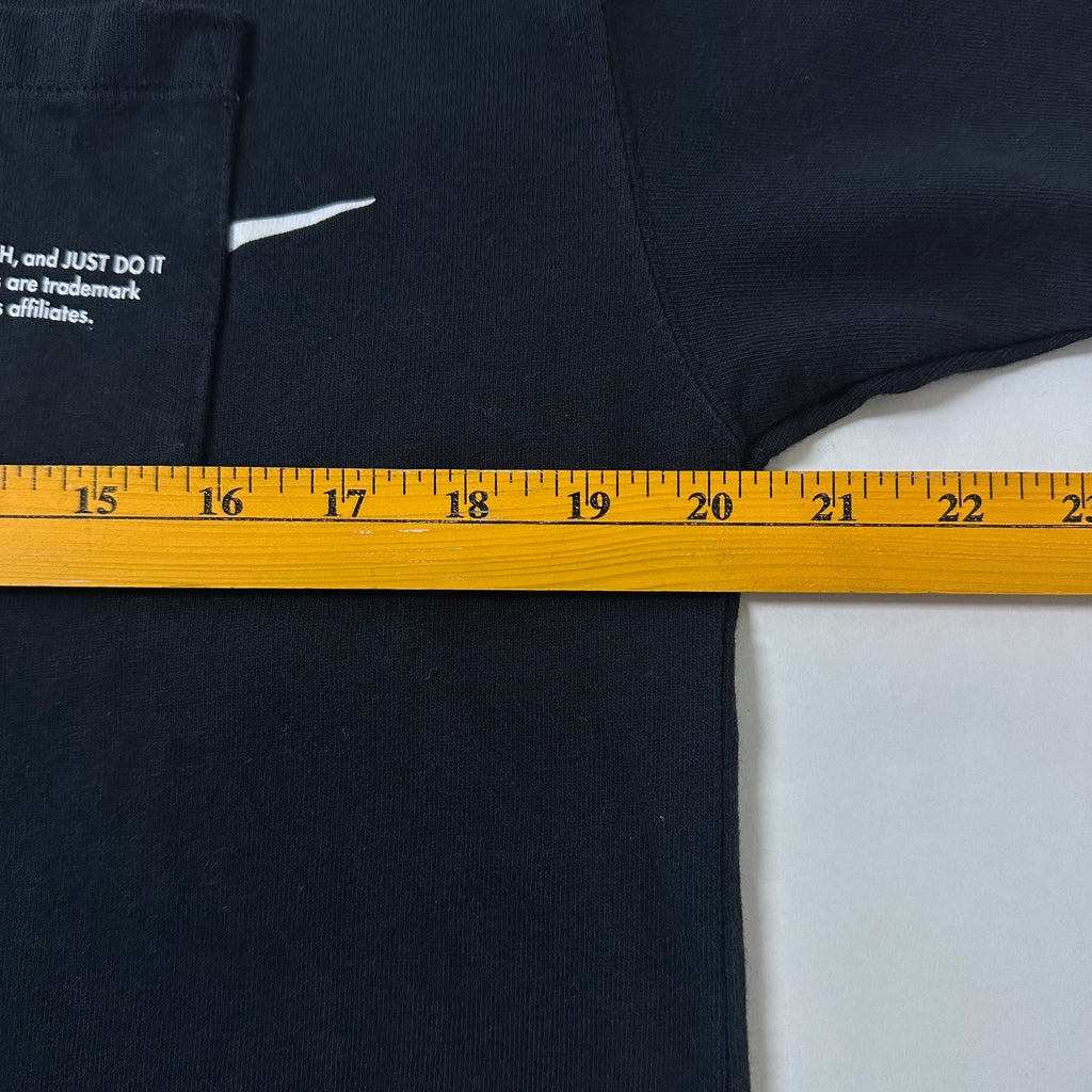 NIKE Big Swoosh Loose Fit Pocket T-shirt in Black (Size Large)