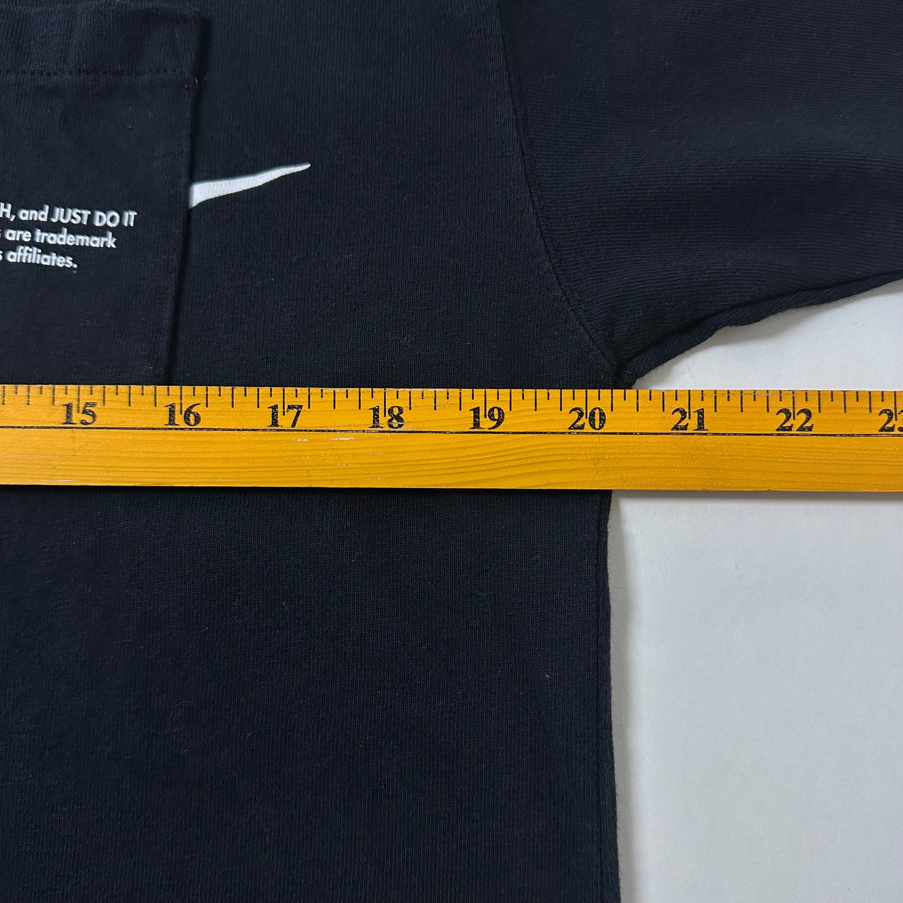 NIKE Big Swoosh Loose Fit Pocket T-shirt in Black (Size Large)