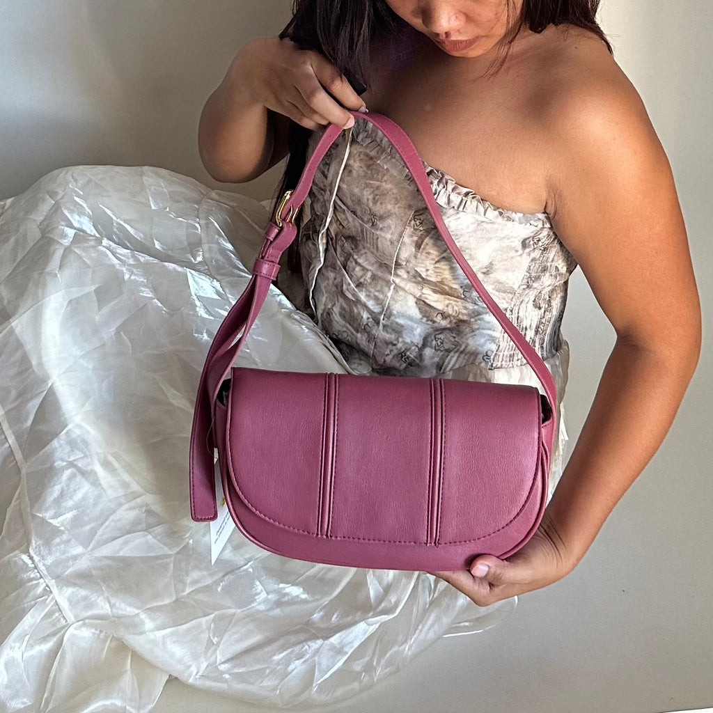 Brand New Time and Tru Women’s Lina Shoulder Bag Mauve Pink featuring distinctive peek-a-boo front seams