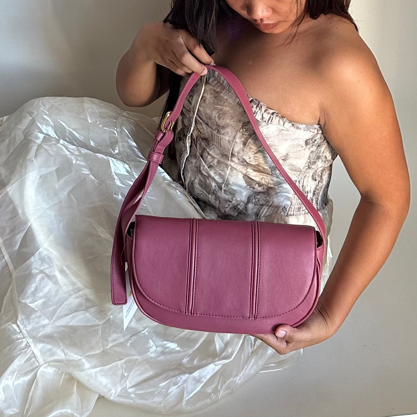 Brand New Time and Tru Women’s Lina Shoulder Bag Mauve Pink featuring distinctive peek-a-boo front seams