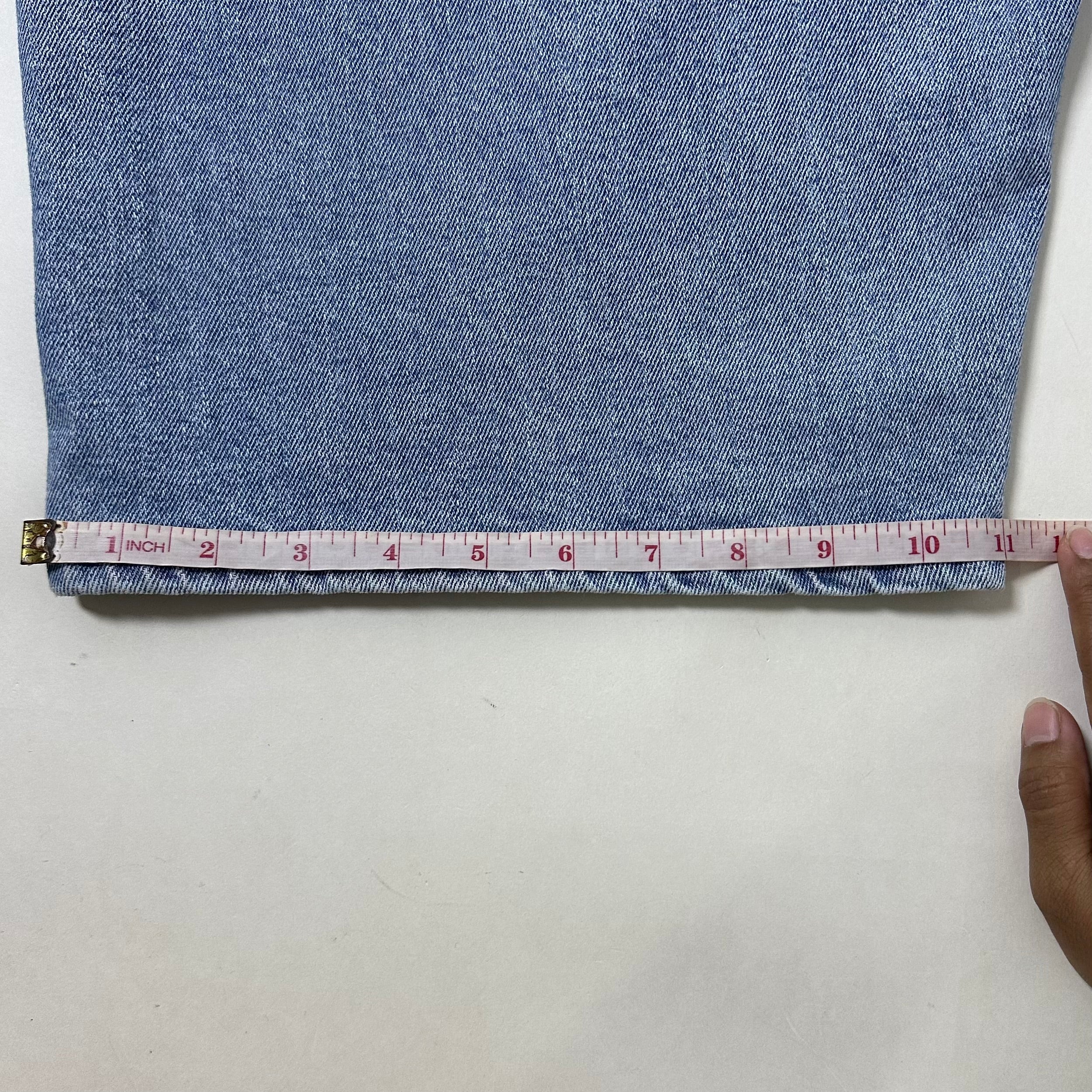 BRAND NEW Wrangler Relaxed Fit Blue Light Wash Jorts (Size 34) - SOLD