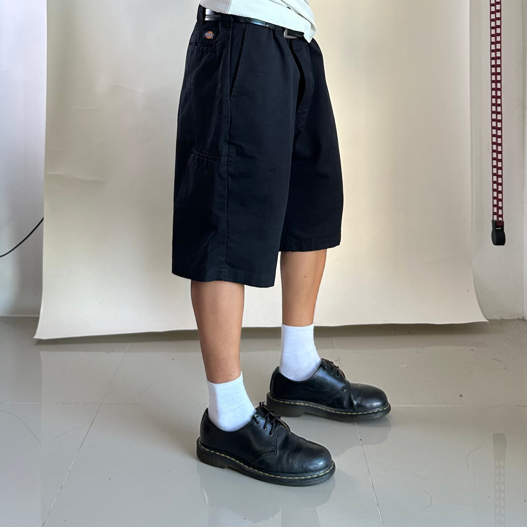 DICKIES Regular Fit Shorts in Black (Size 42)
