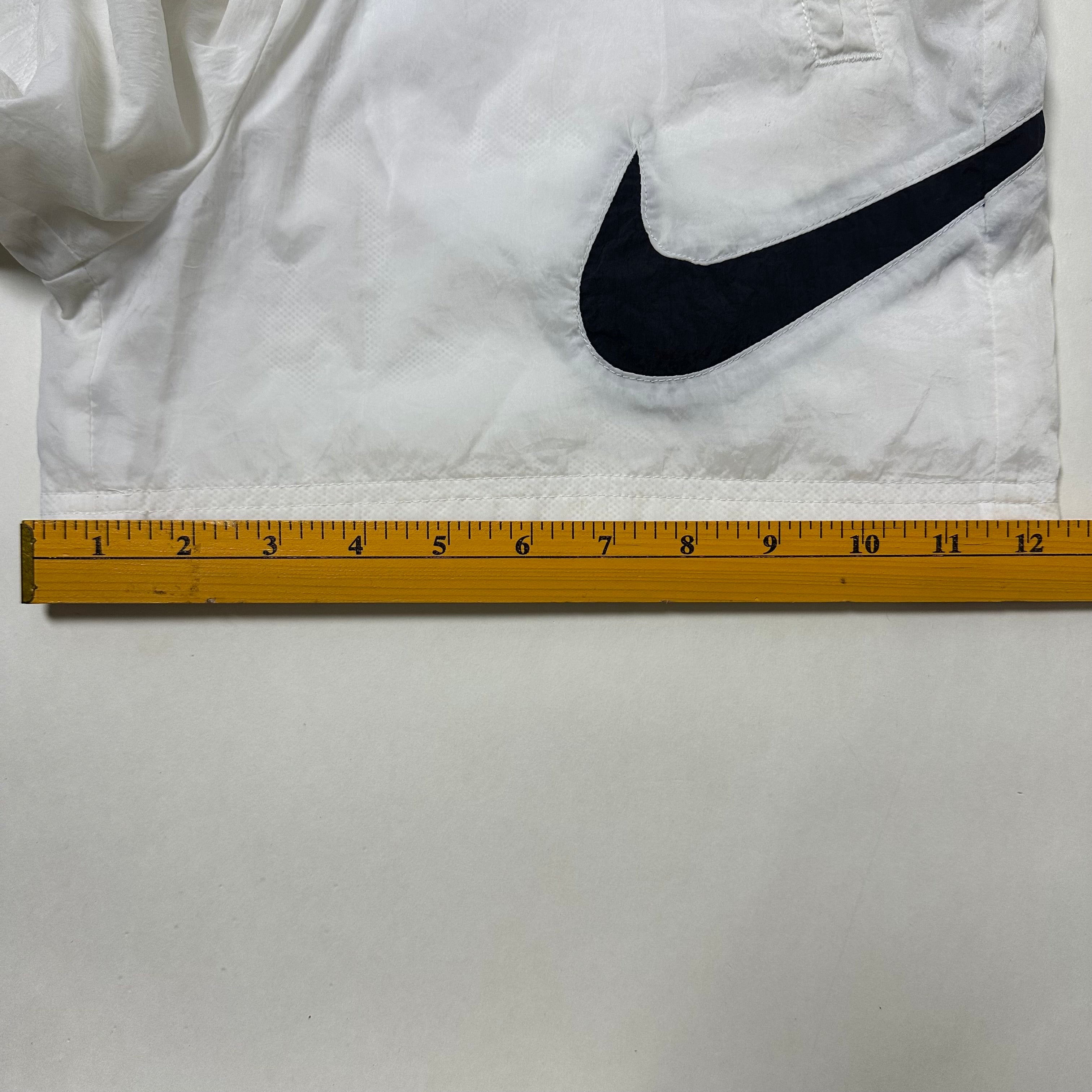 Nike Sportswear Essential High-Rise Woven shorts in White for Women (Size XS 20-28)