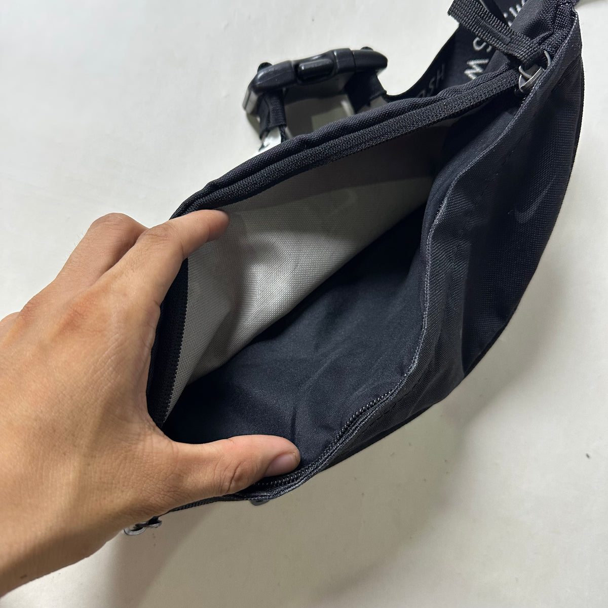 Nike Heritage Belt Bag “All Over Swoosh” in Black