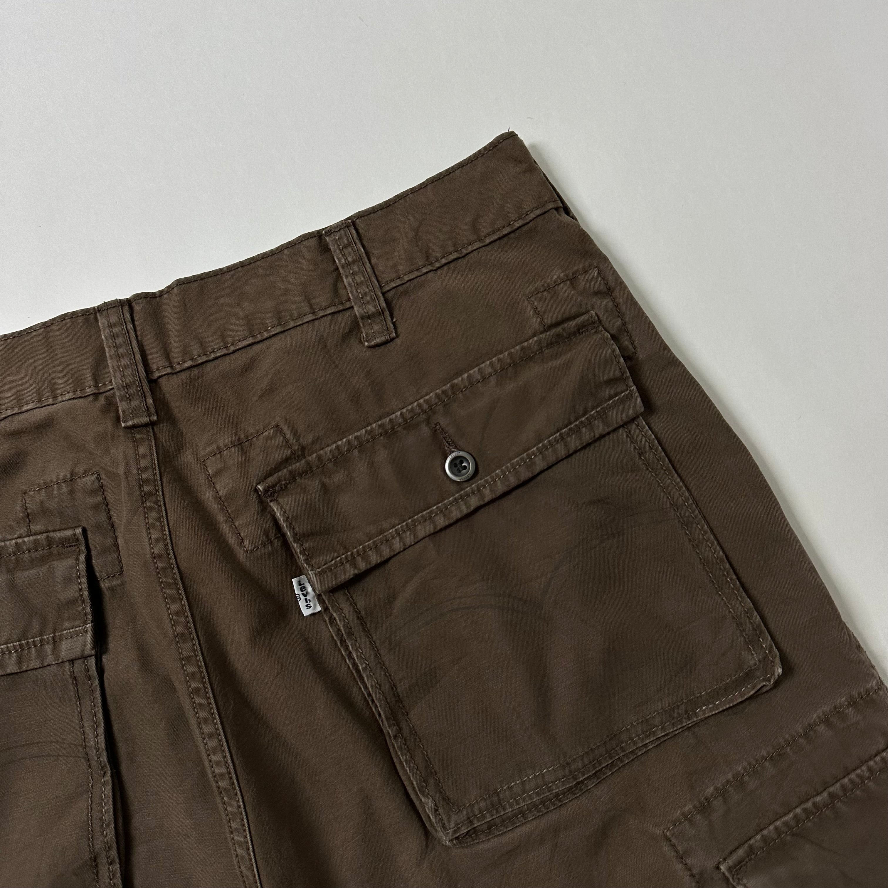 Levi’s Baggy Cargo Shorts in Choco Brown (Size 36) — SOLD