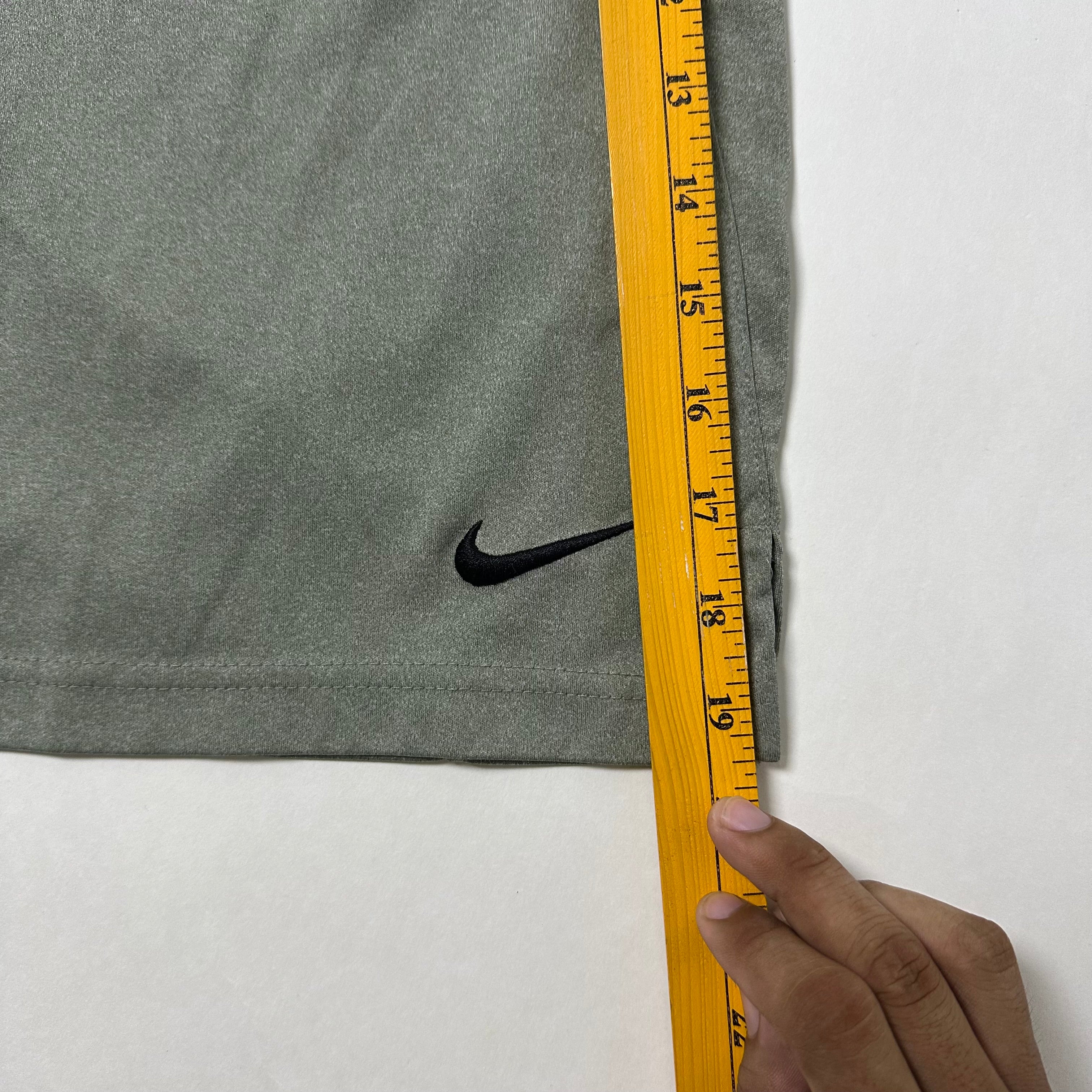 Nike Dri-FIT Men’s training shorts (Size Small 26-32) - SOLD