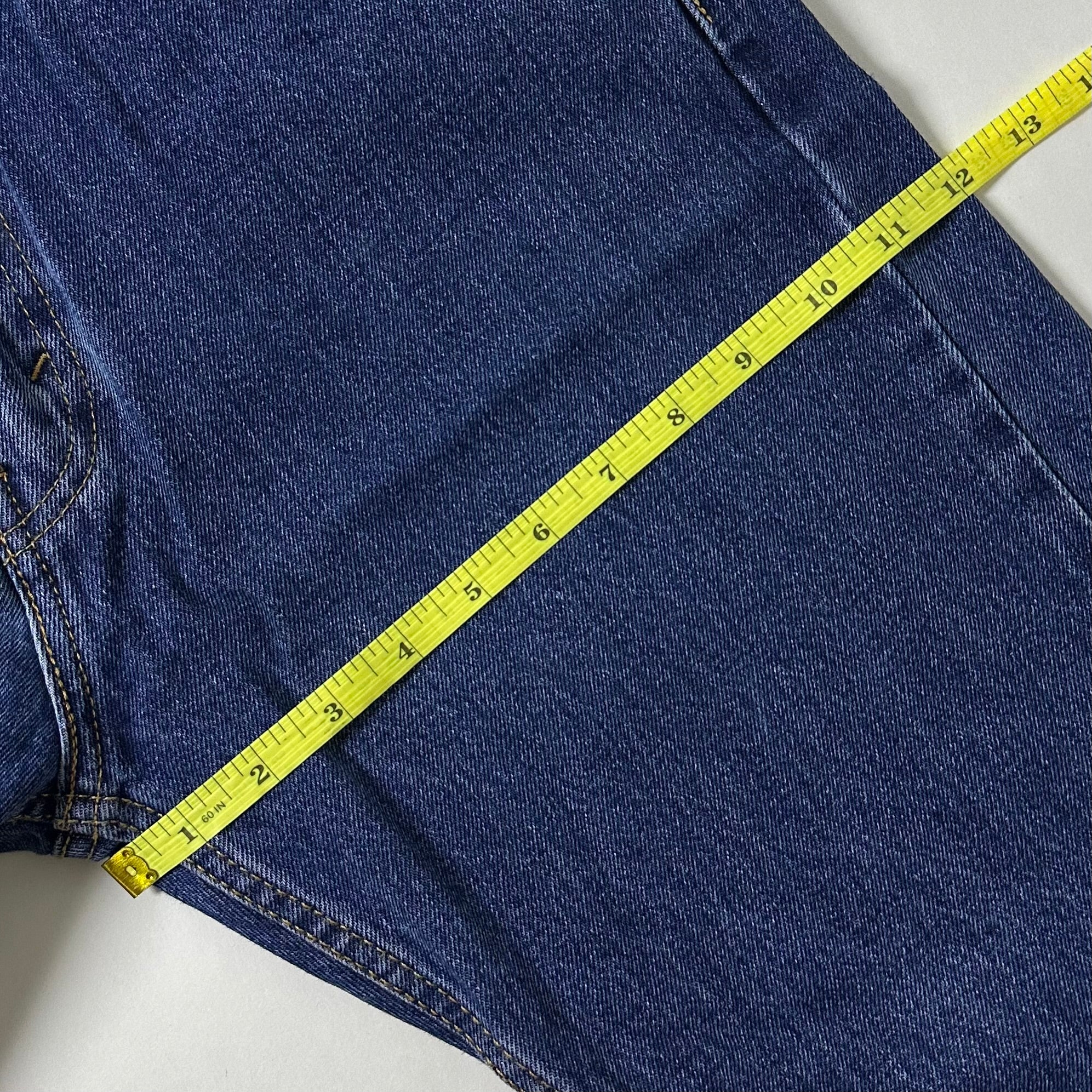 Levi’s 505 Regular Straight Fit Jeans in Dark Stonewash (Size 32)
