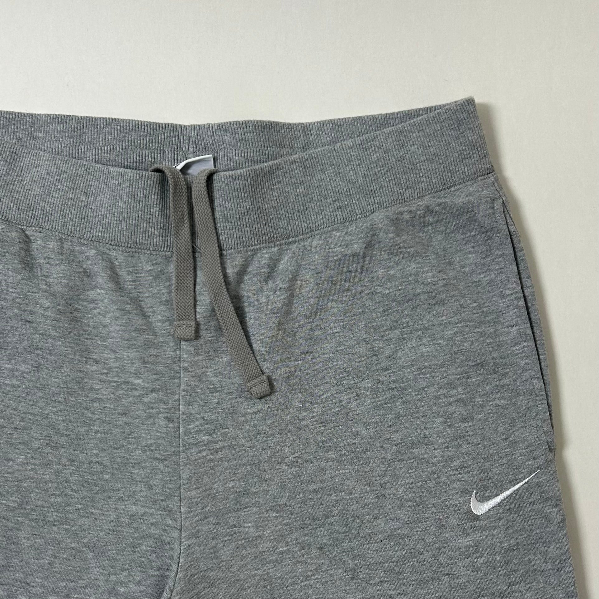 Nike Club Fleece Embroidered Swoosh Sweatpants in Gray Heather (Size 32-36)