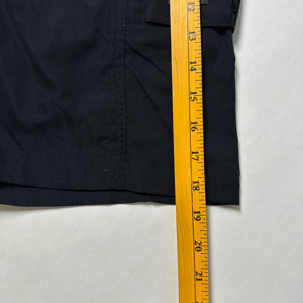 Nike Cargo Shorts in Black (Size 28-34)