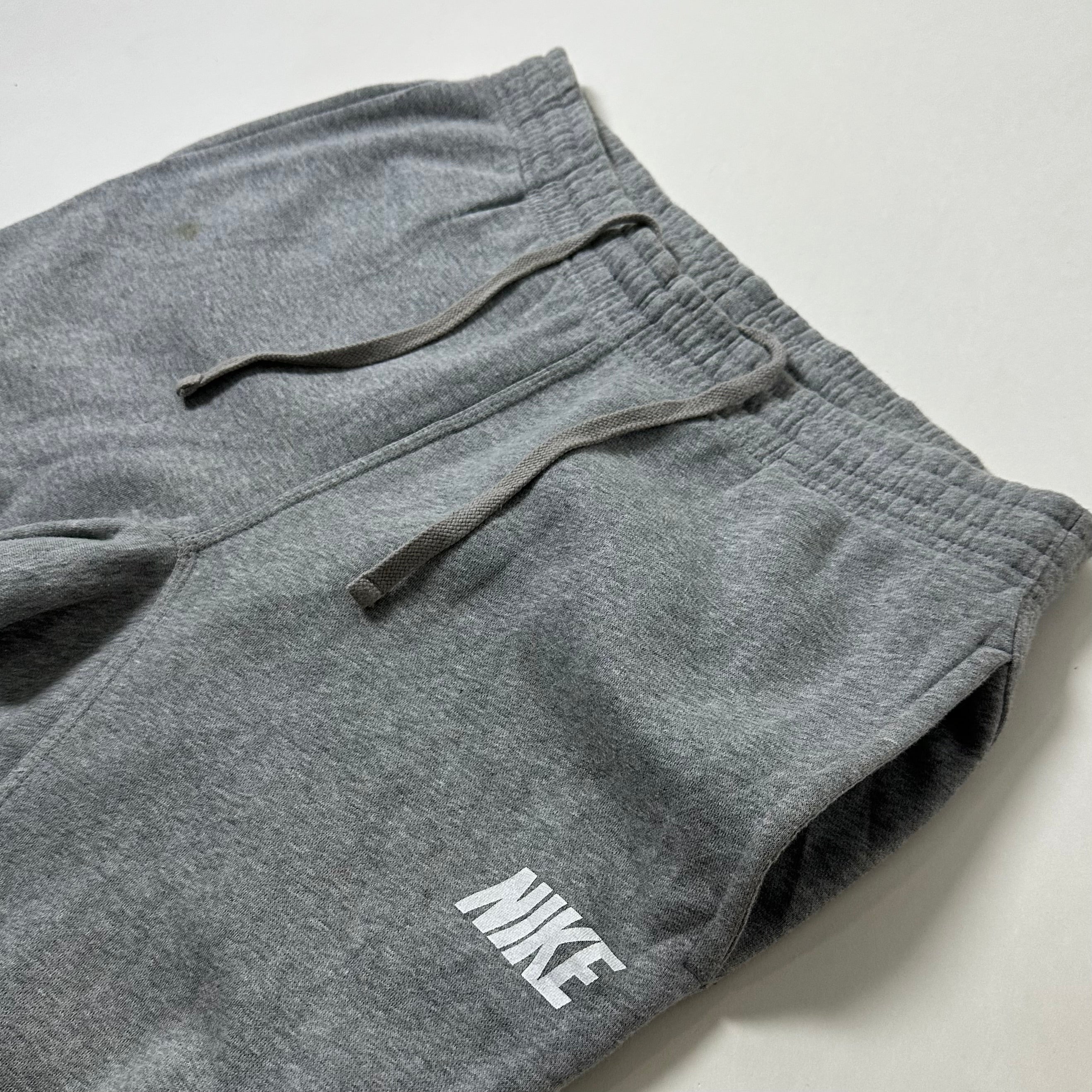 Nike Club Fleece Sweatpants Spell Out Logo in Gray Heather (Size 34-40)