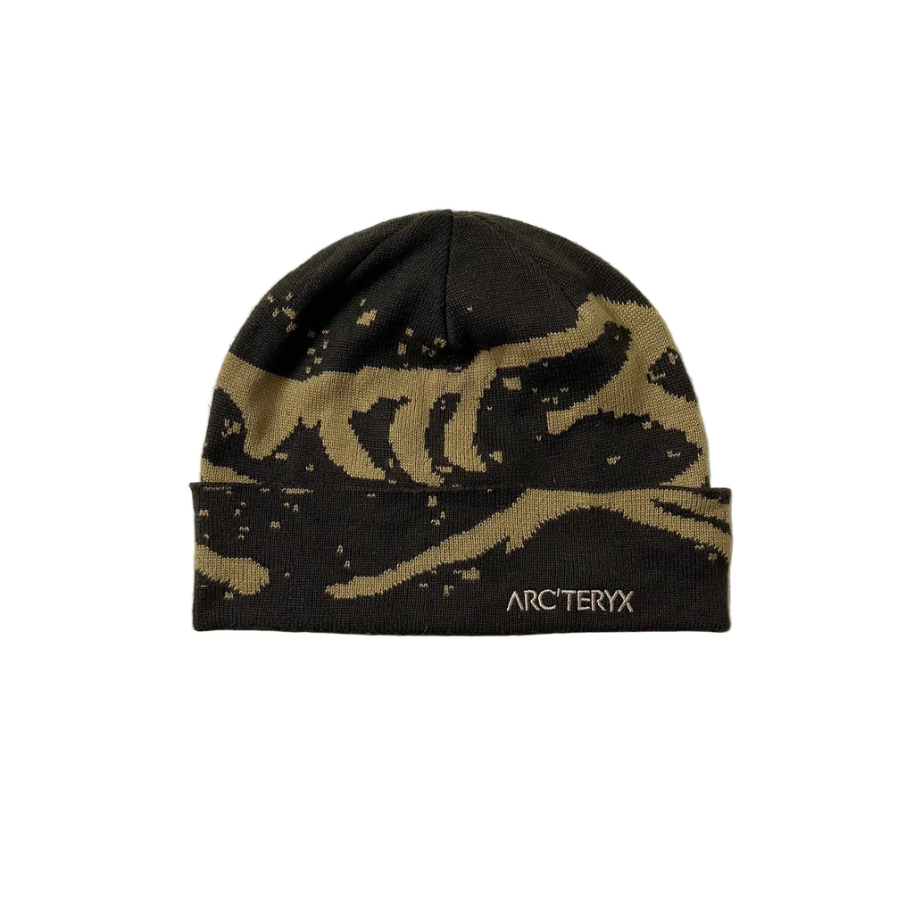 Arc’teryx Grotto Toque Beanie in Carob/Canvas (One Size)