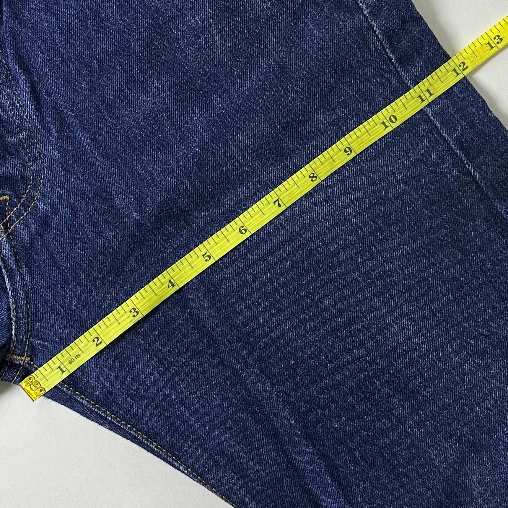Levi’s 501 Original Fit Jeans Extended Patch Button Fly in Rinse Dark Wash (Size 32)