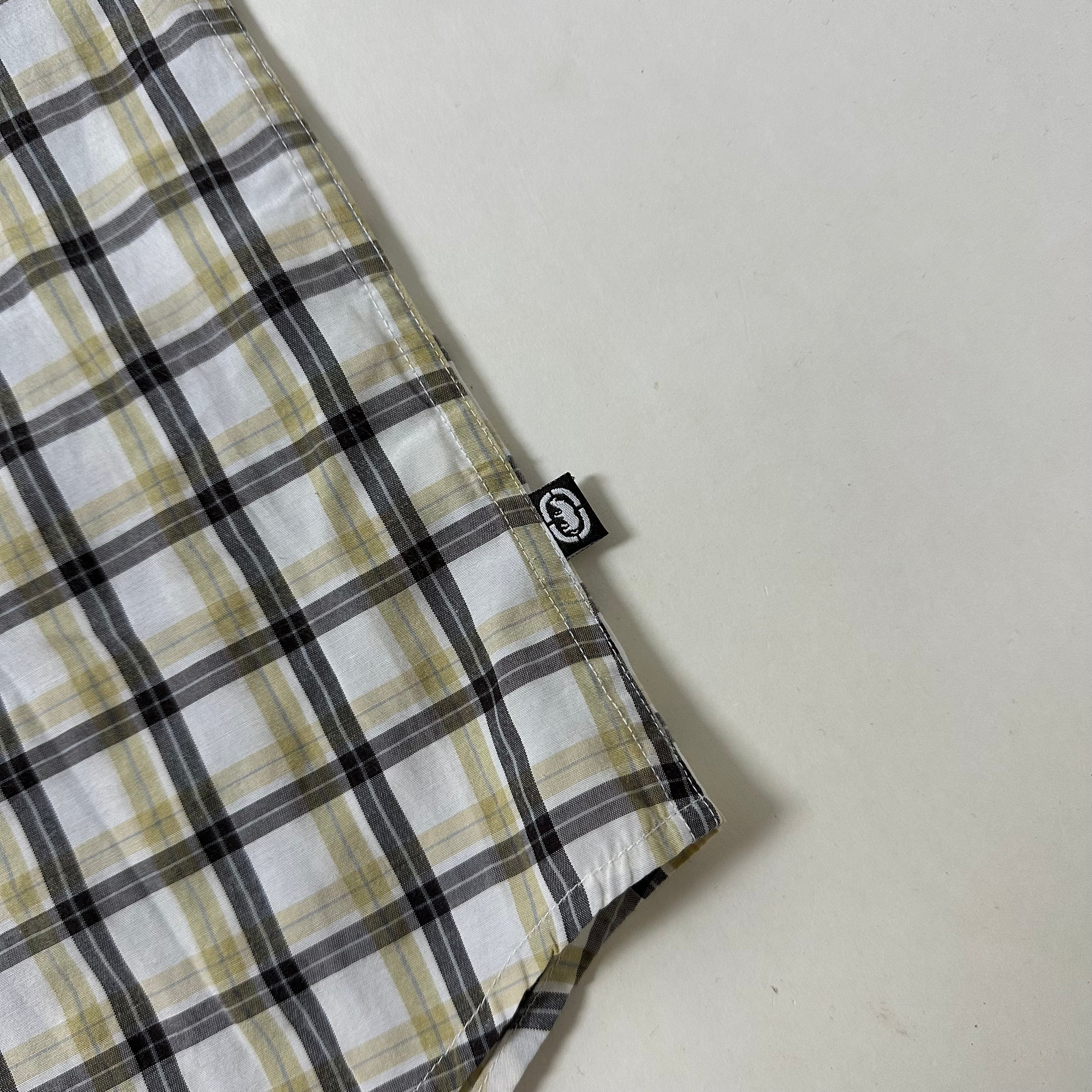 ECKO UNLTD Plaid Button-down Polo Shirt Size Small (Fits Large)