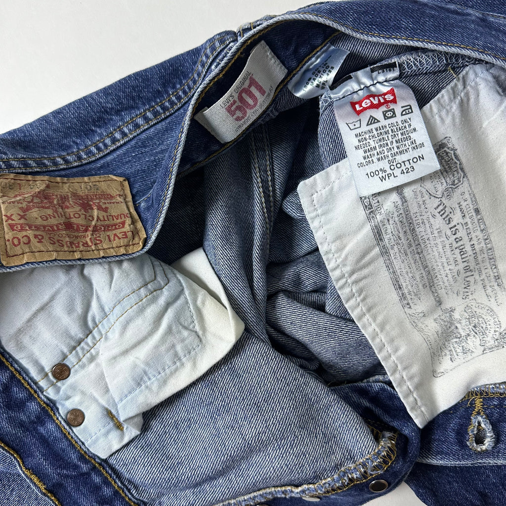 Levi’s 501 Original Fit Jeans Button Fly in Rinse Dark Wash (Size 34)