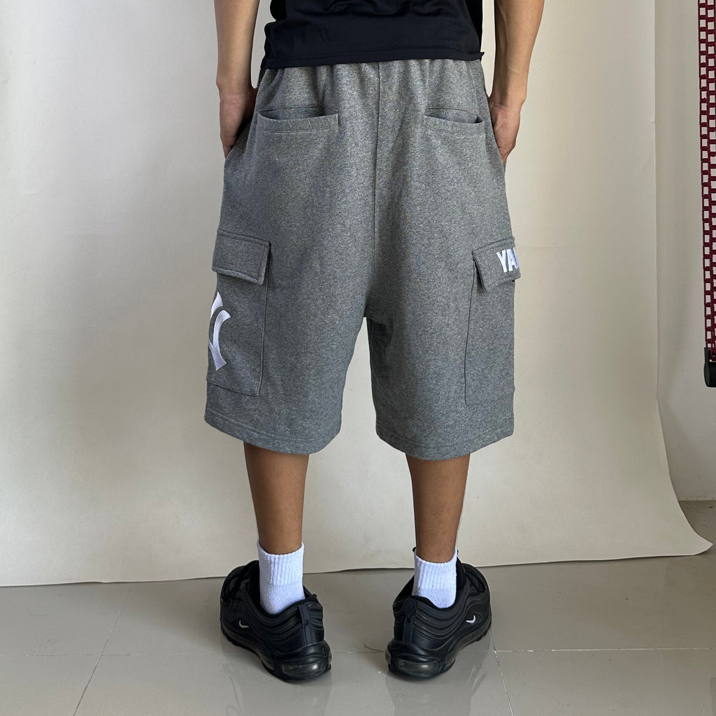 NEW ERA NY Yankees Cargo Sweatshort in Gray (Size XL 34-40) — SOLD