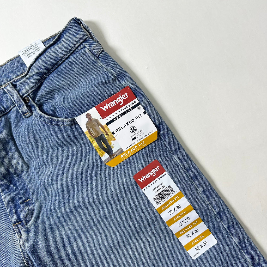 Wrangler Five Star Comfort Stretch Relaxed Fit Jeans in Bleached Tint (Size 32)