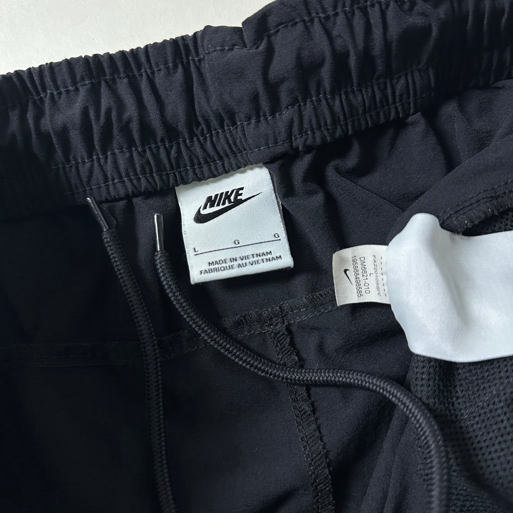 Nike Lightweight Training Pants in Black (Size 28-36)