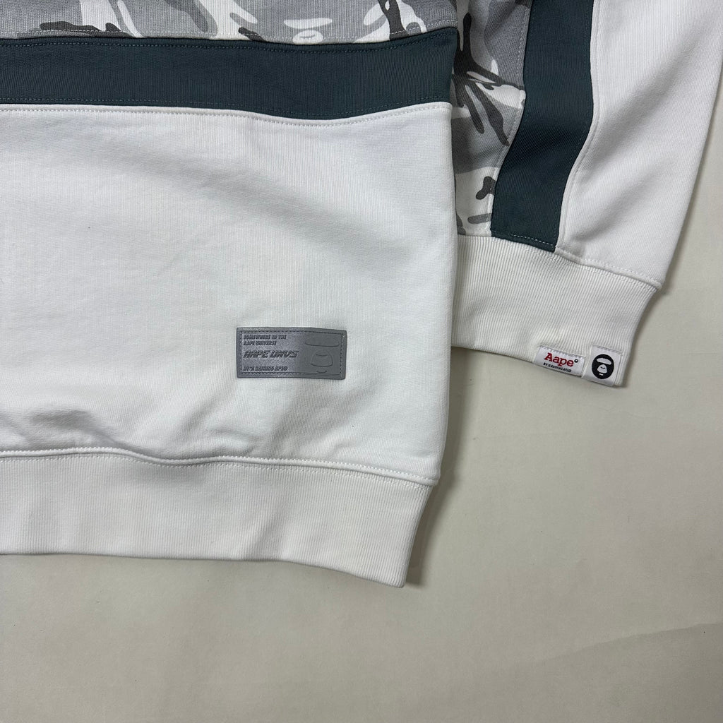 AAPE Crewneck Sweatshirt in White (Size XL)