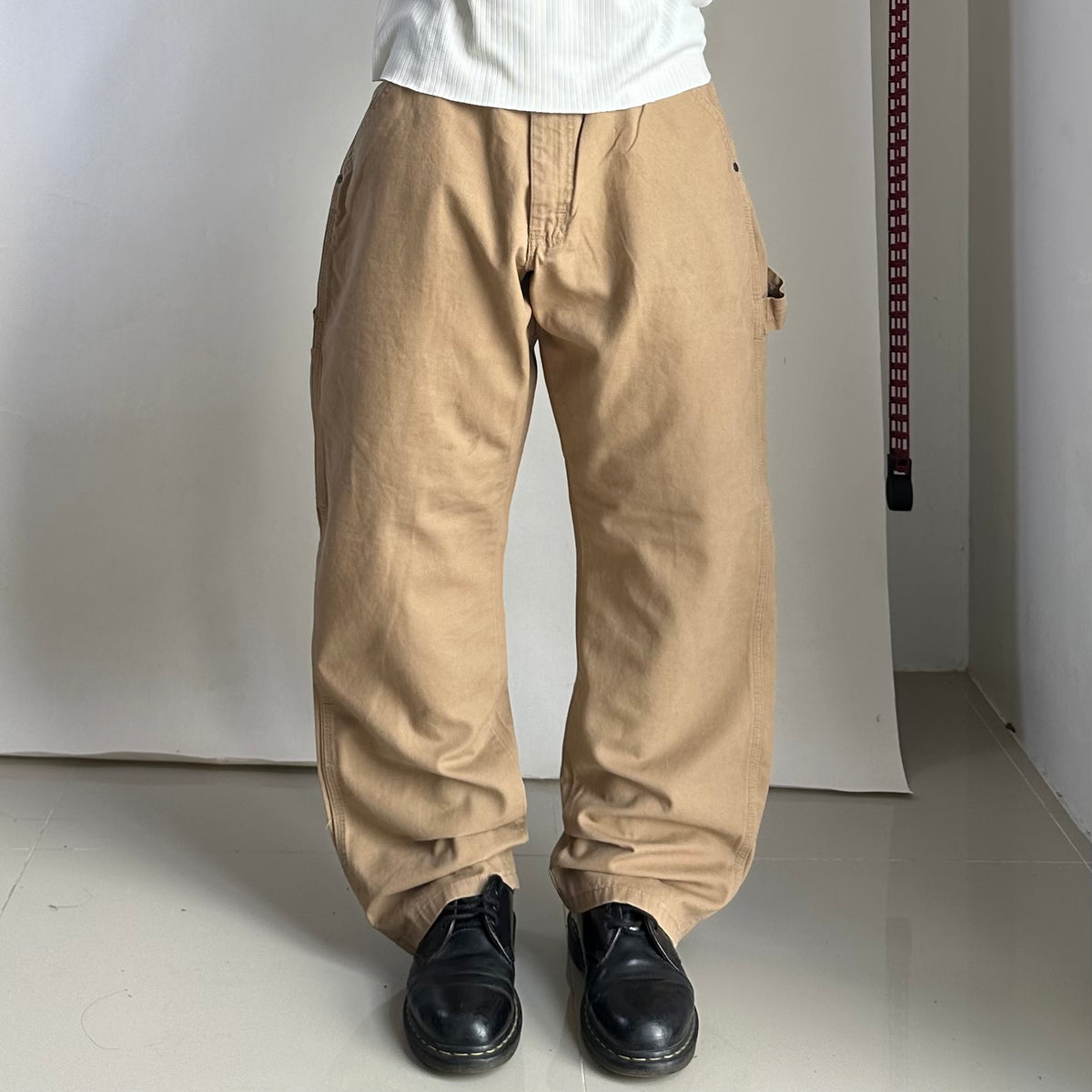 Wrangler Relaxed Fit Carpenter Pants in Solid Brown (Size 34)