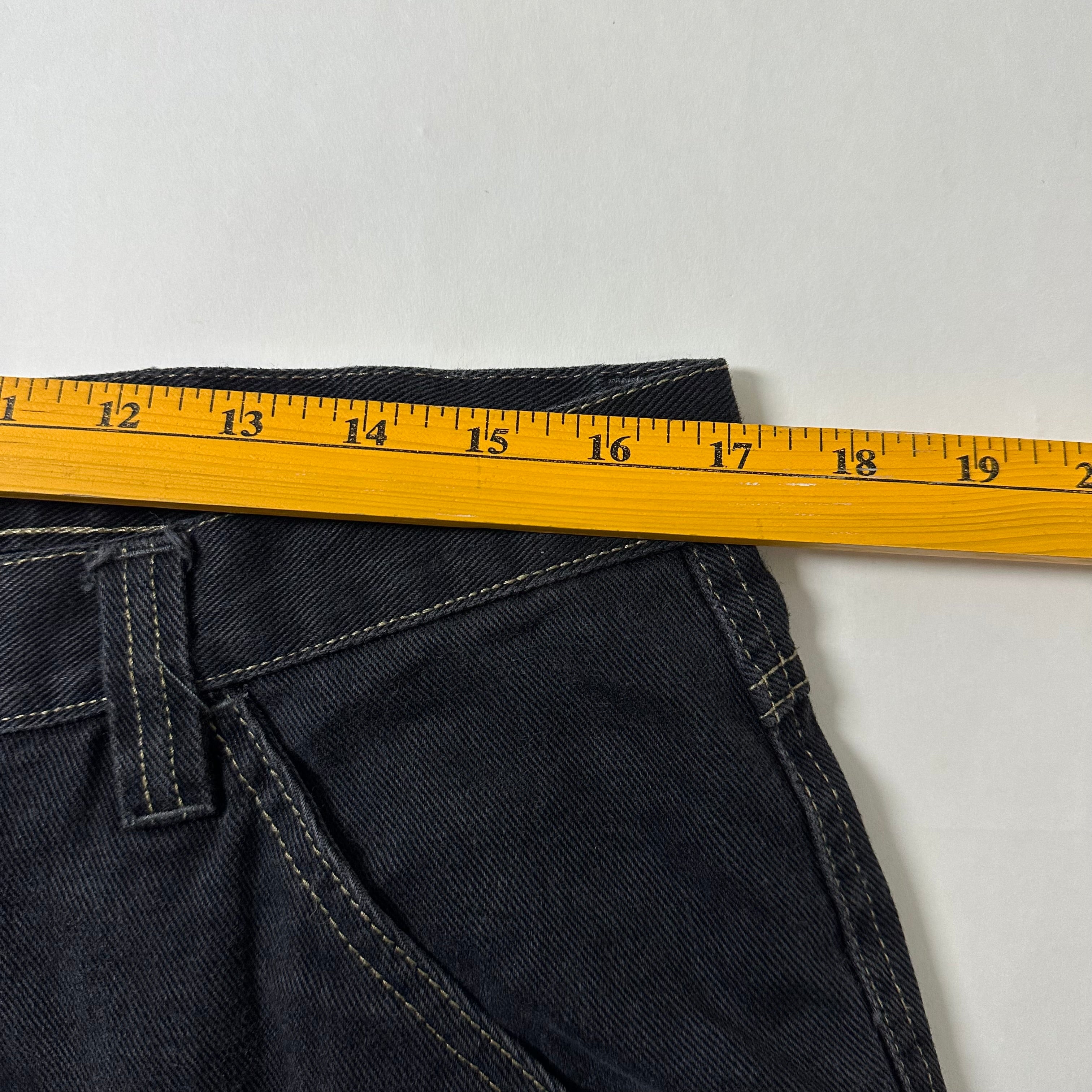 Bailey’s Point Cargo Shorts in Black (Size 34)