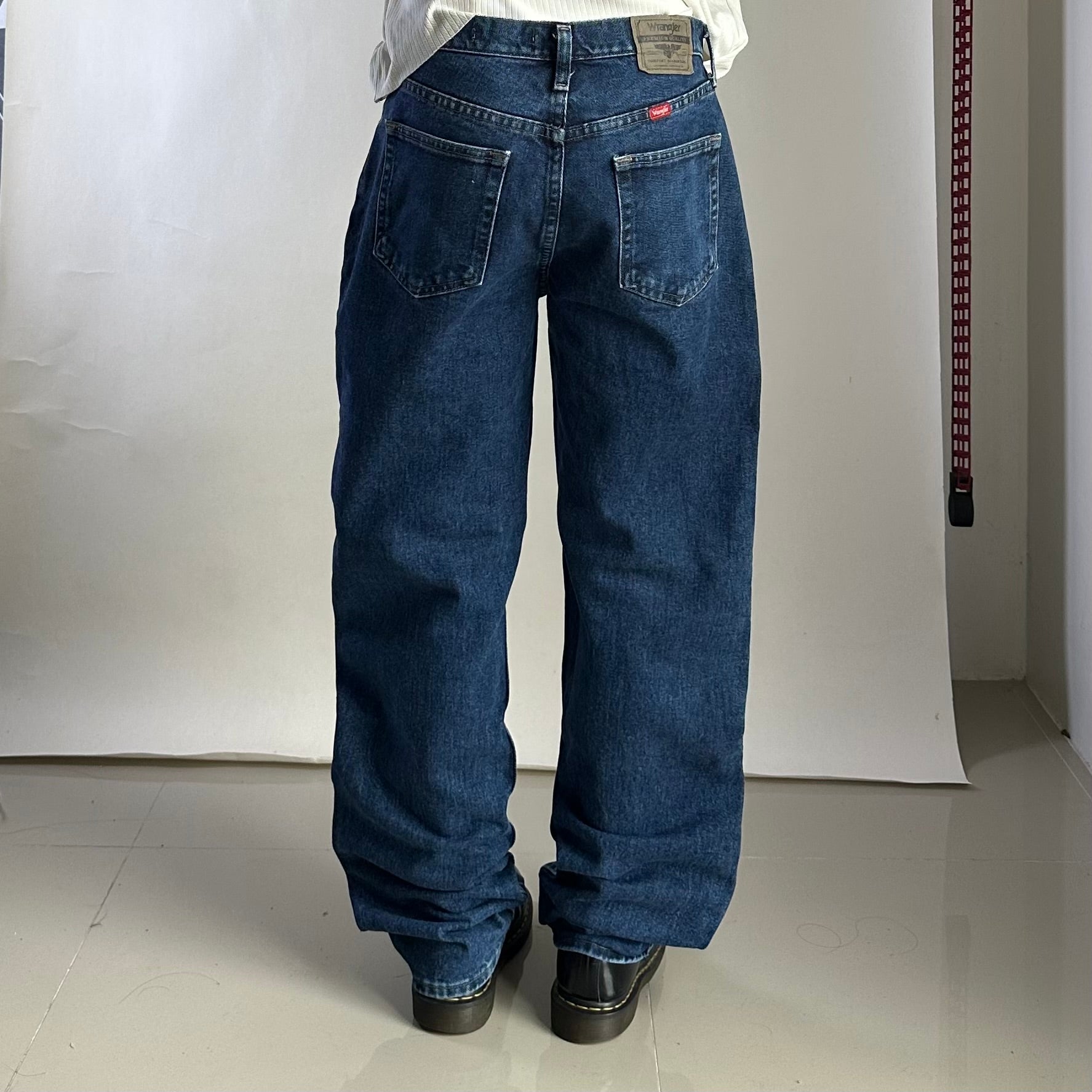 Wrangler Premium Quality Regular Fit Jeans in Dark Stone (Size 32)