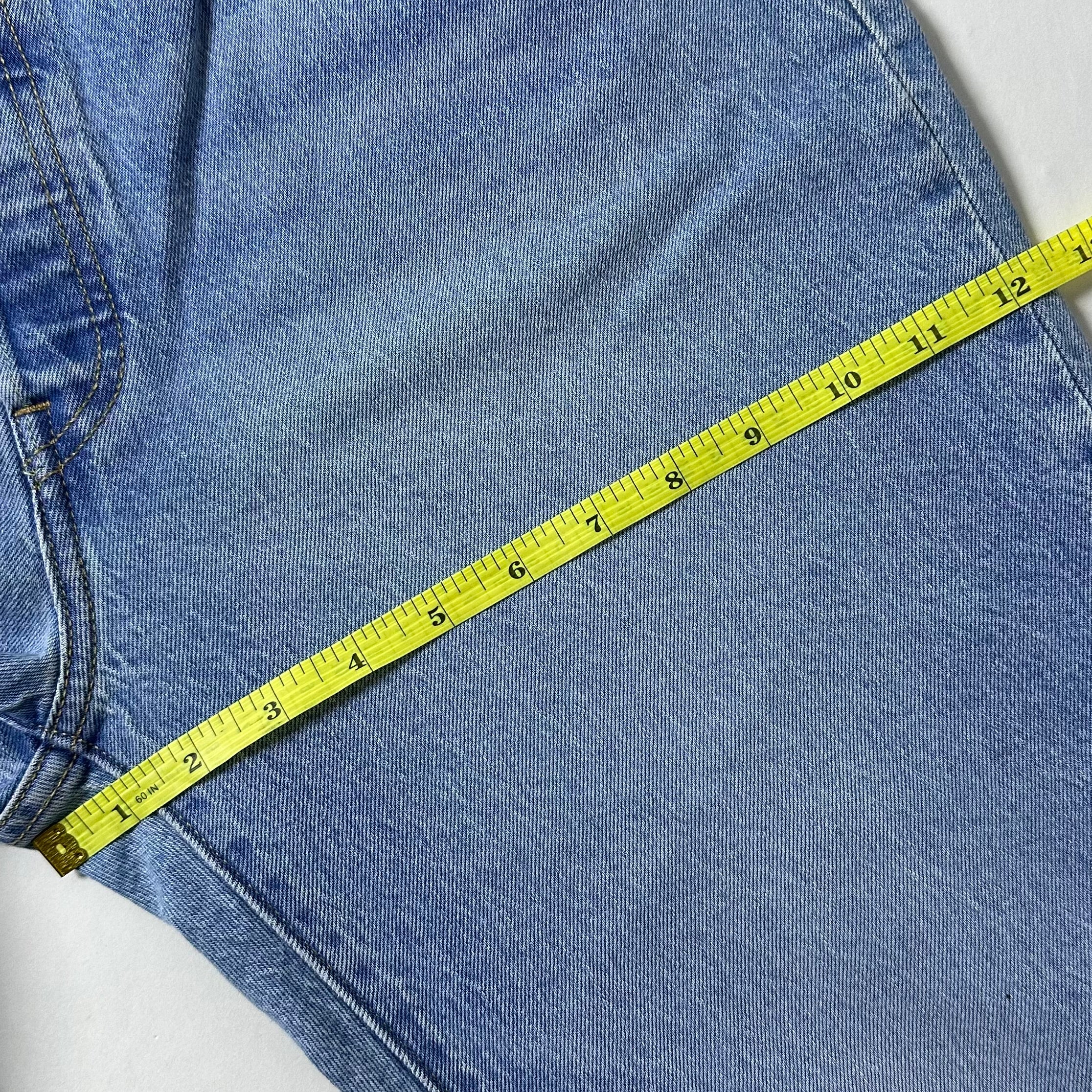 BRAND-NEW Levi’s 501 Women’s High Rise Straight Leg Jeans in Light Wash Blue (Size 33)