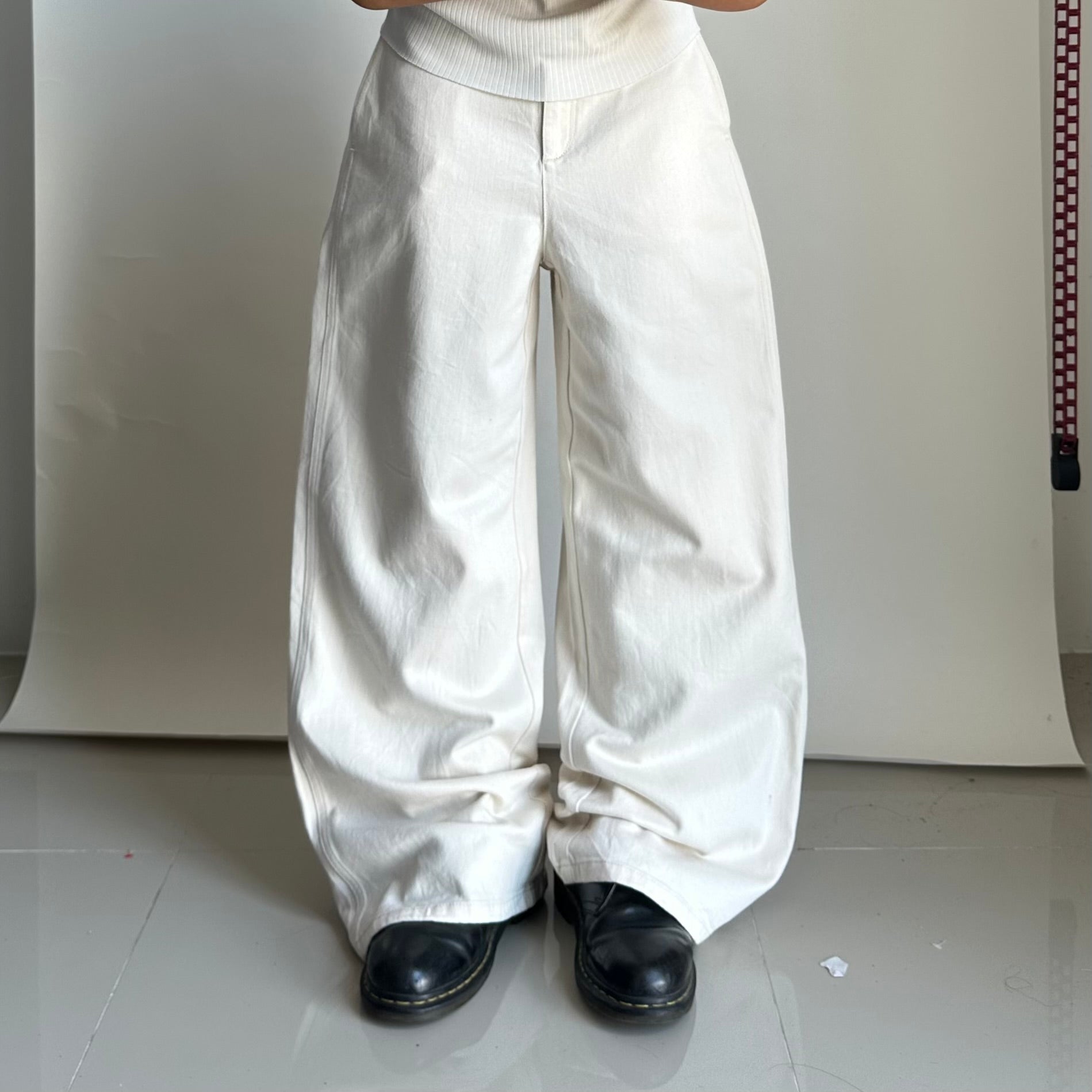LYNEE Baggy Pants in Off White (Size 30)