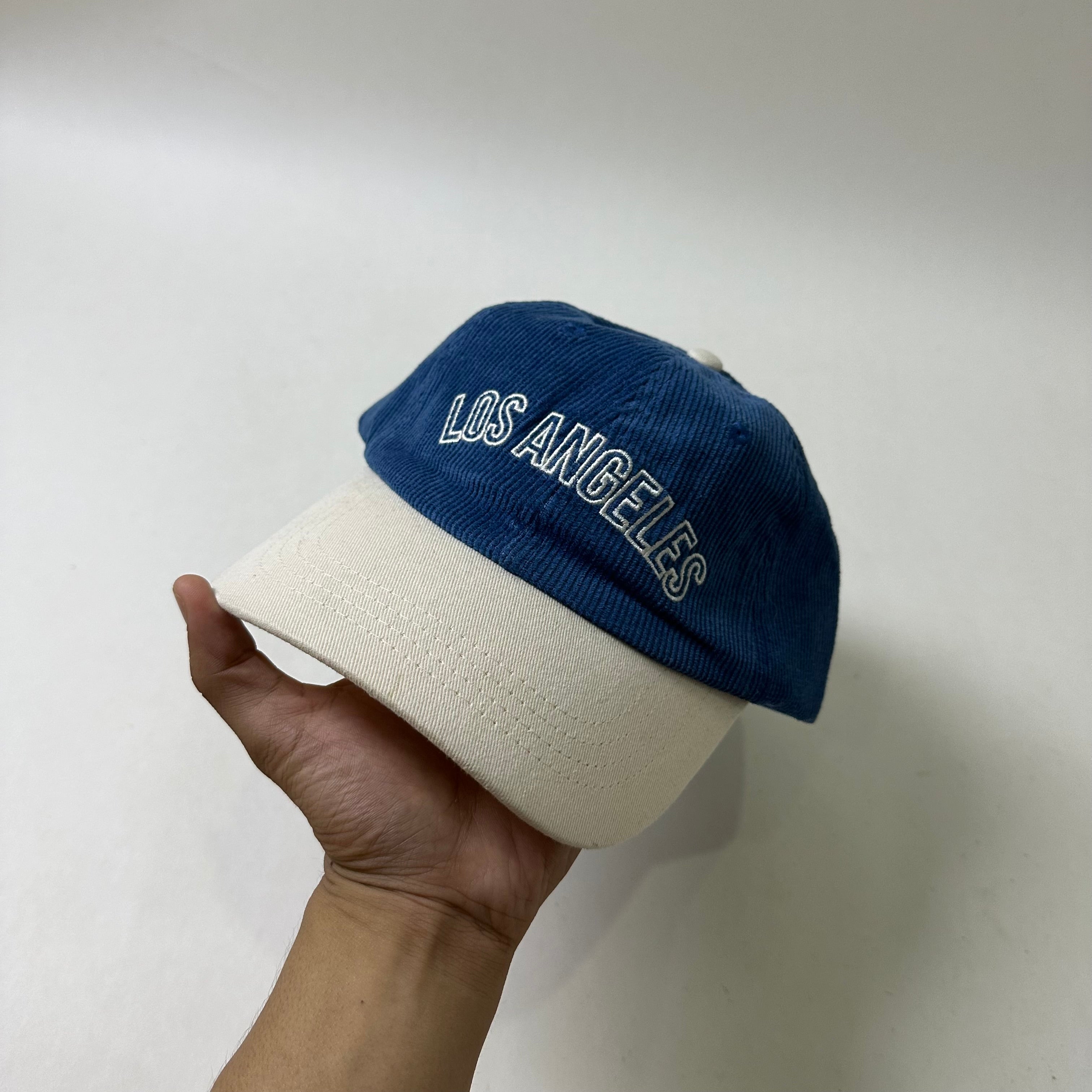 BRAND-NEW PULL&BEAR Los Angeles Corduroy Baseball Cap Two-tone (One Size)