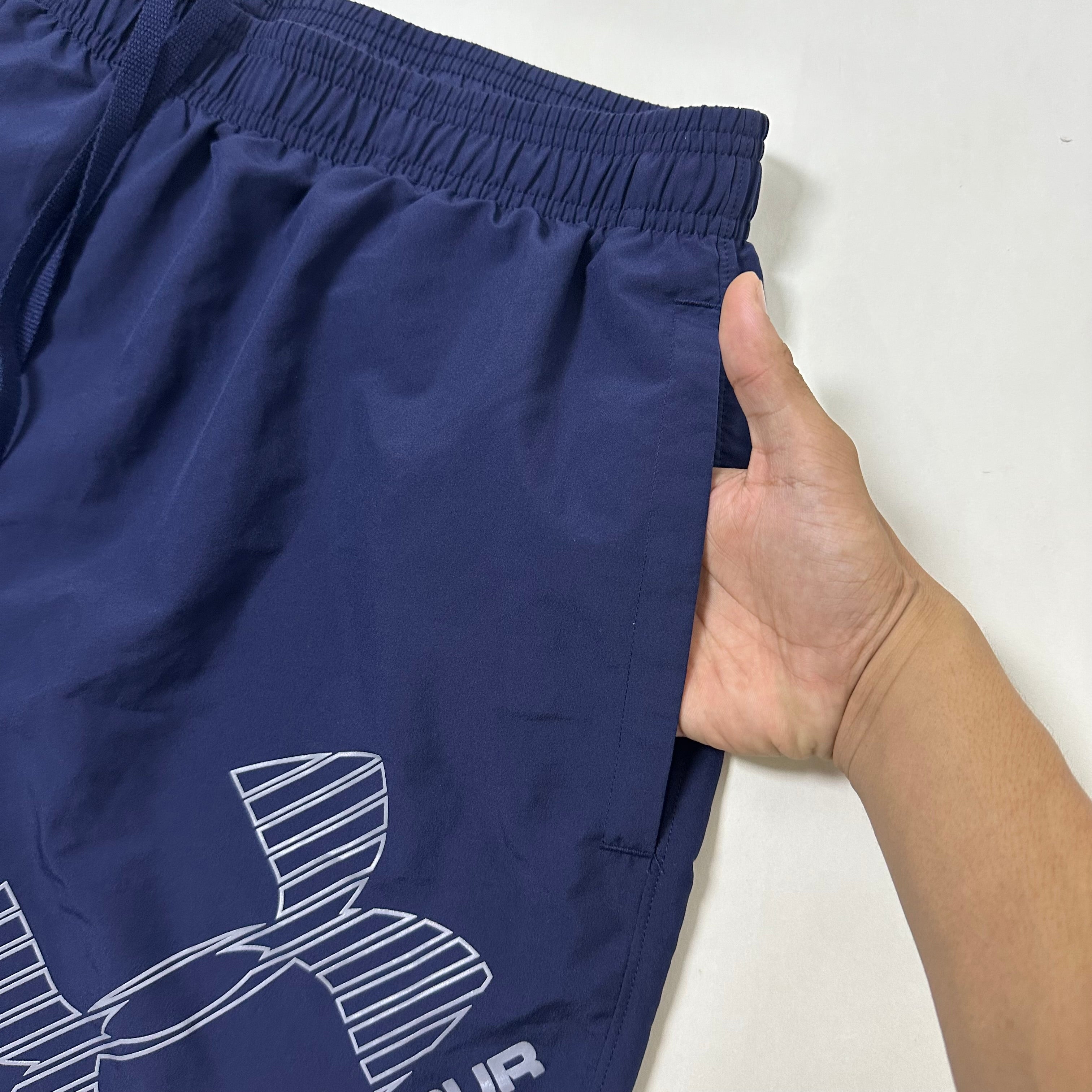 Under Armour Men's UA Tech Woven Graphic Shorts in Midnight Navy Size XL (32-40)