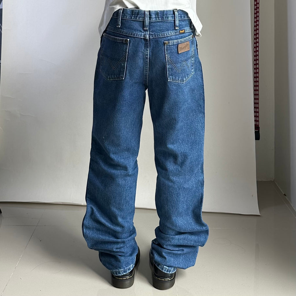 Wrangler George Strait Cowboy Cut Slim Fit Jeans in Heavyweight Stone Denim (Size 32)