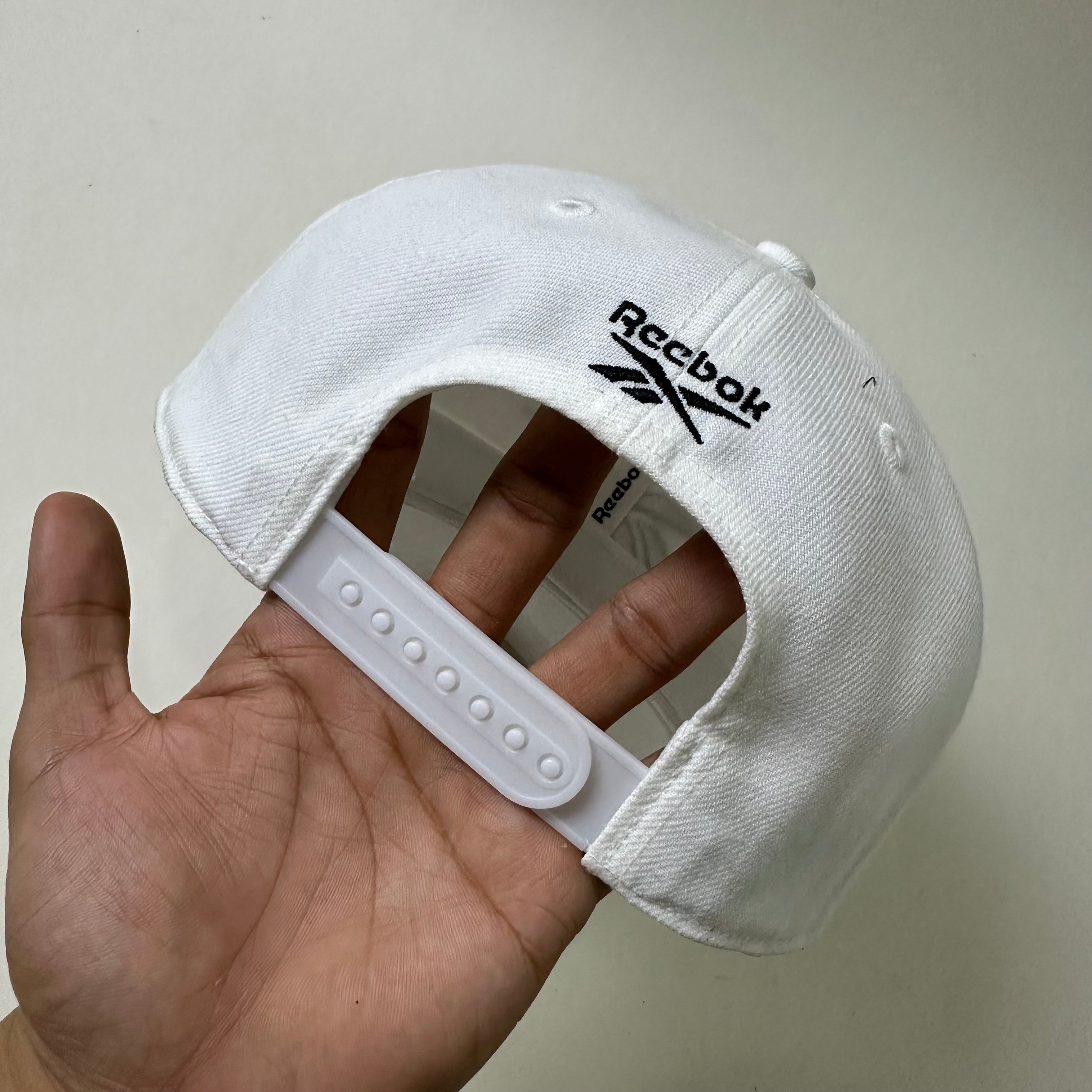 Reebok Vector Embroidered Logo Baseball Cap in White (One Size)