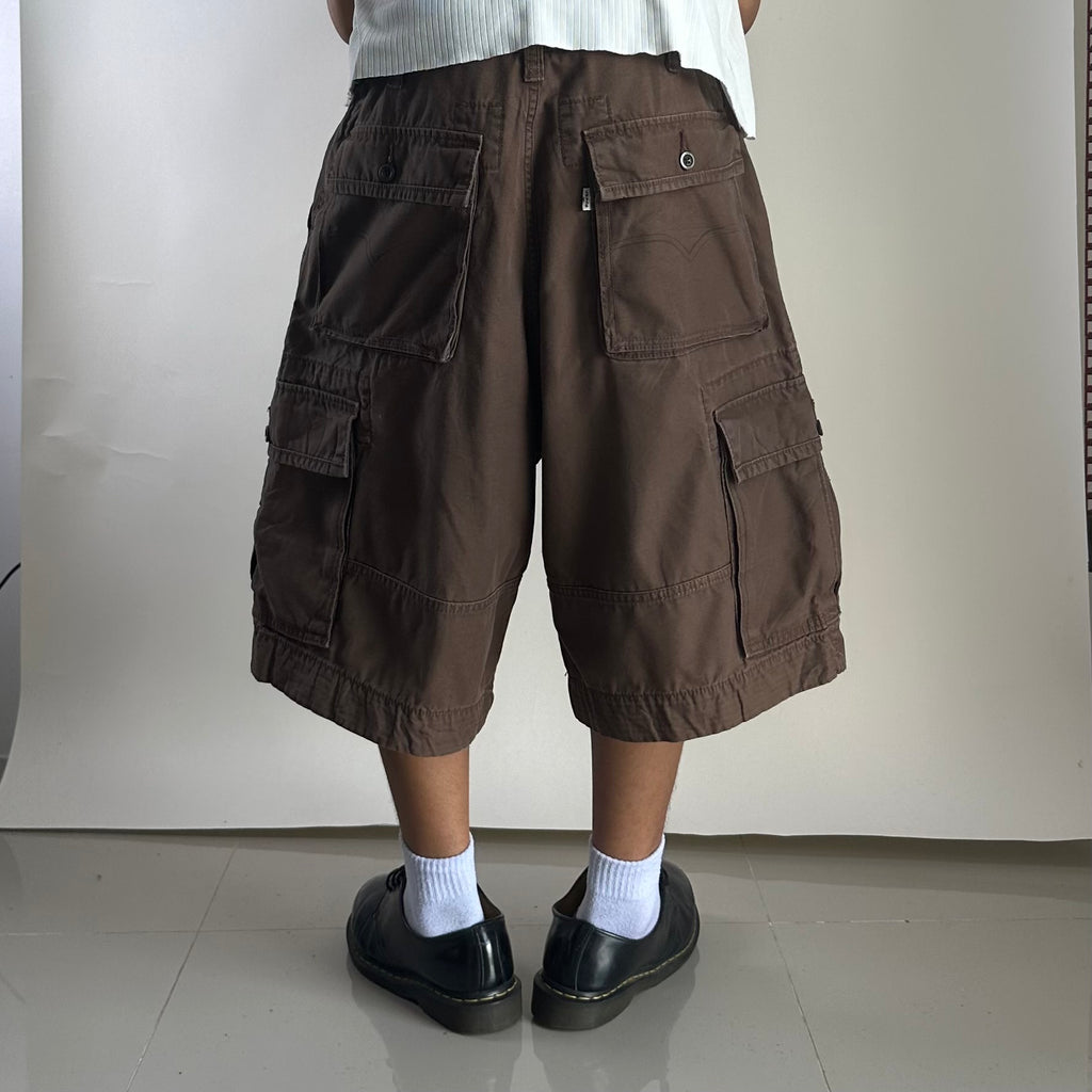 Levi’s Baggy Cargo Shorts in Choco Brown (Size 36) — SOLD