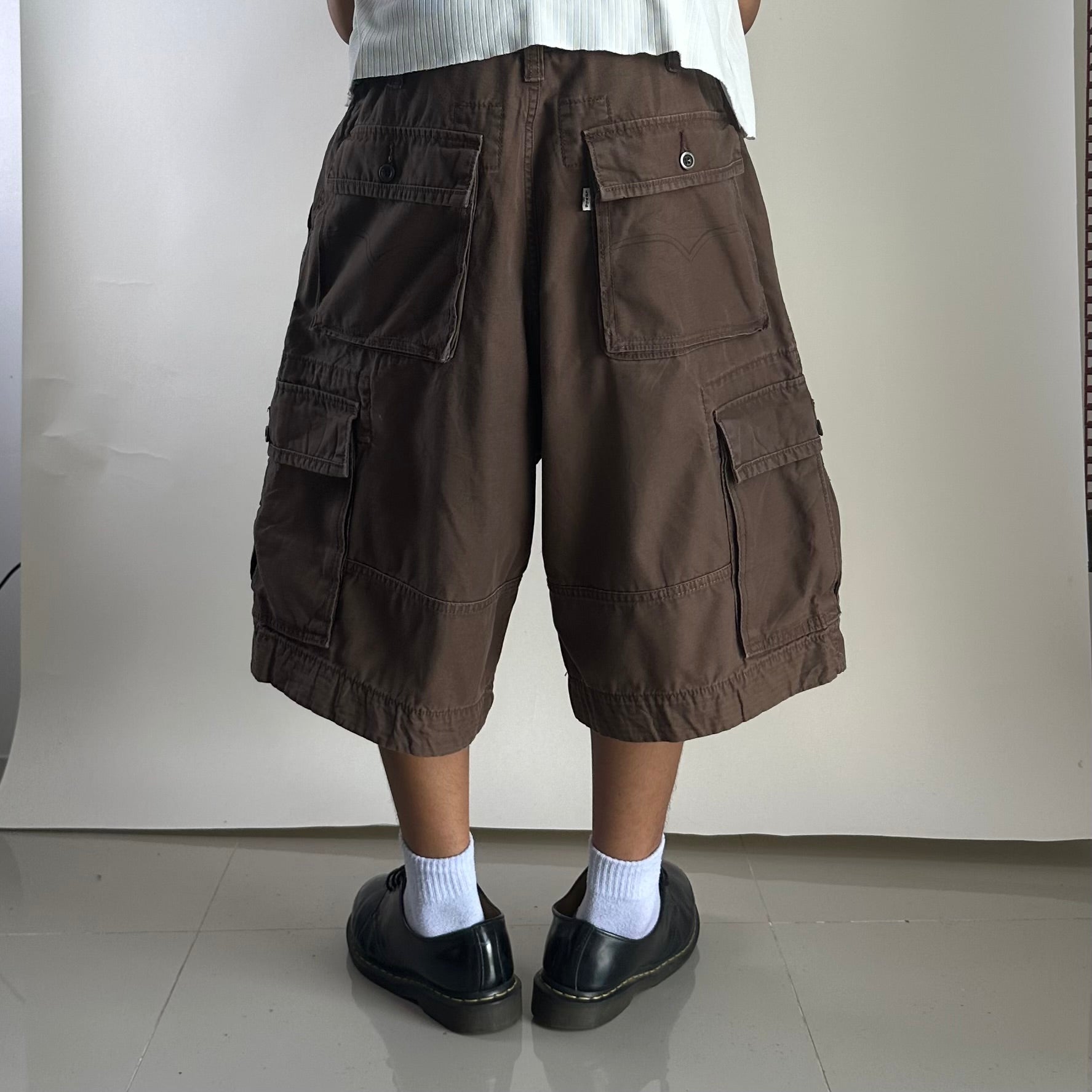 Levi’s Baggy Cargo Shorts in Choco Brown (Size 36) — SOLD