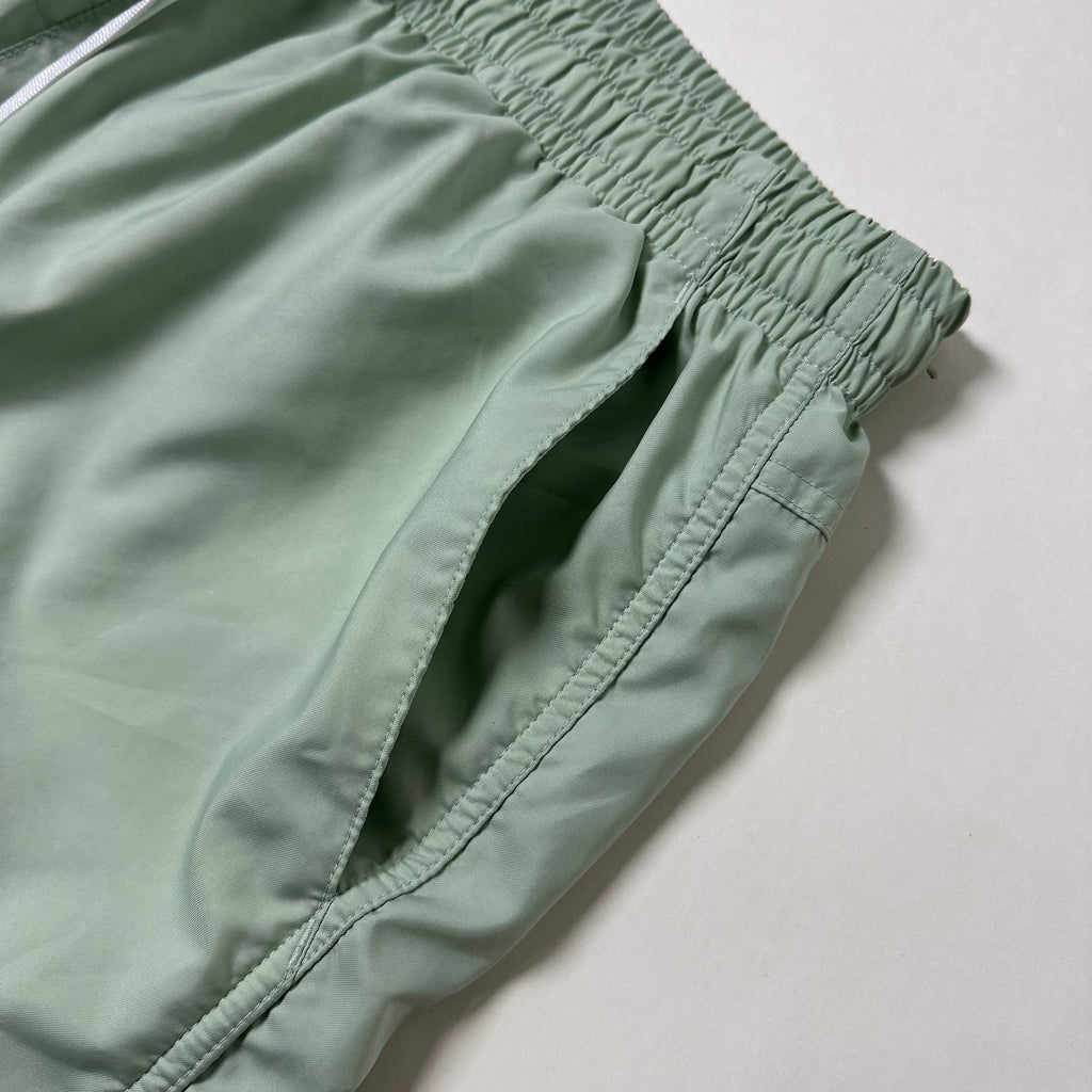 Nike Sportswear Woven Flow Shorts in Mint green (Size XL 32-38)
