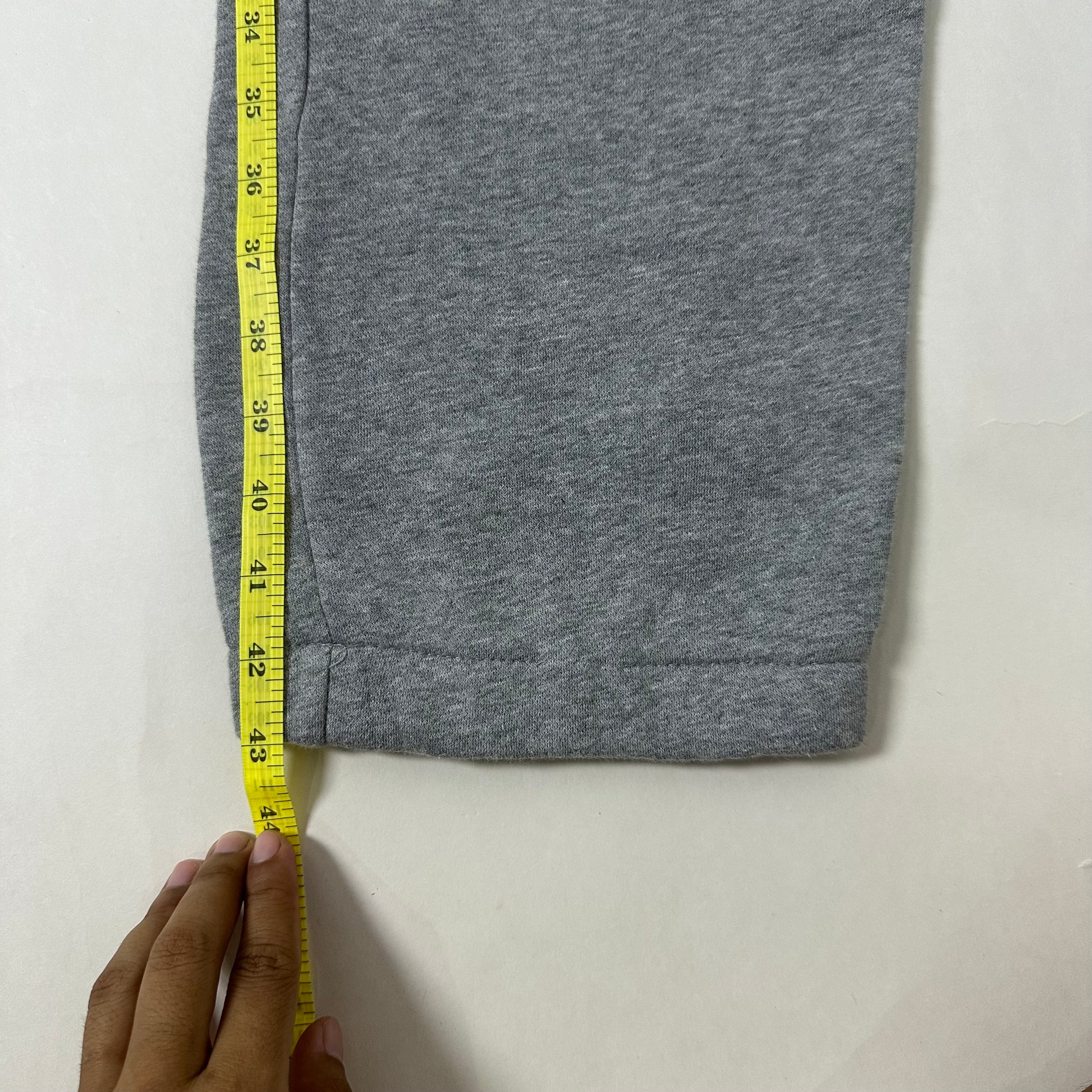 Nike Club Fleece Sweatpants Spell Out Logo in Gray Heather (Size 34-40)