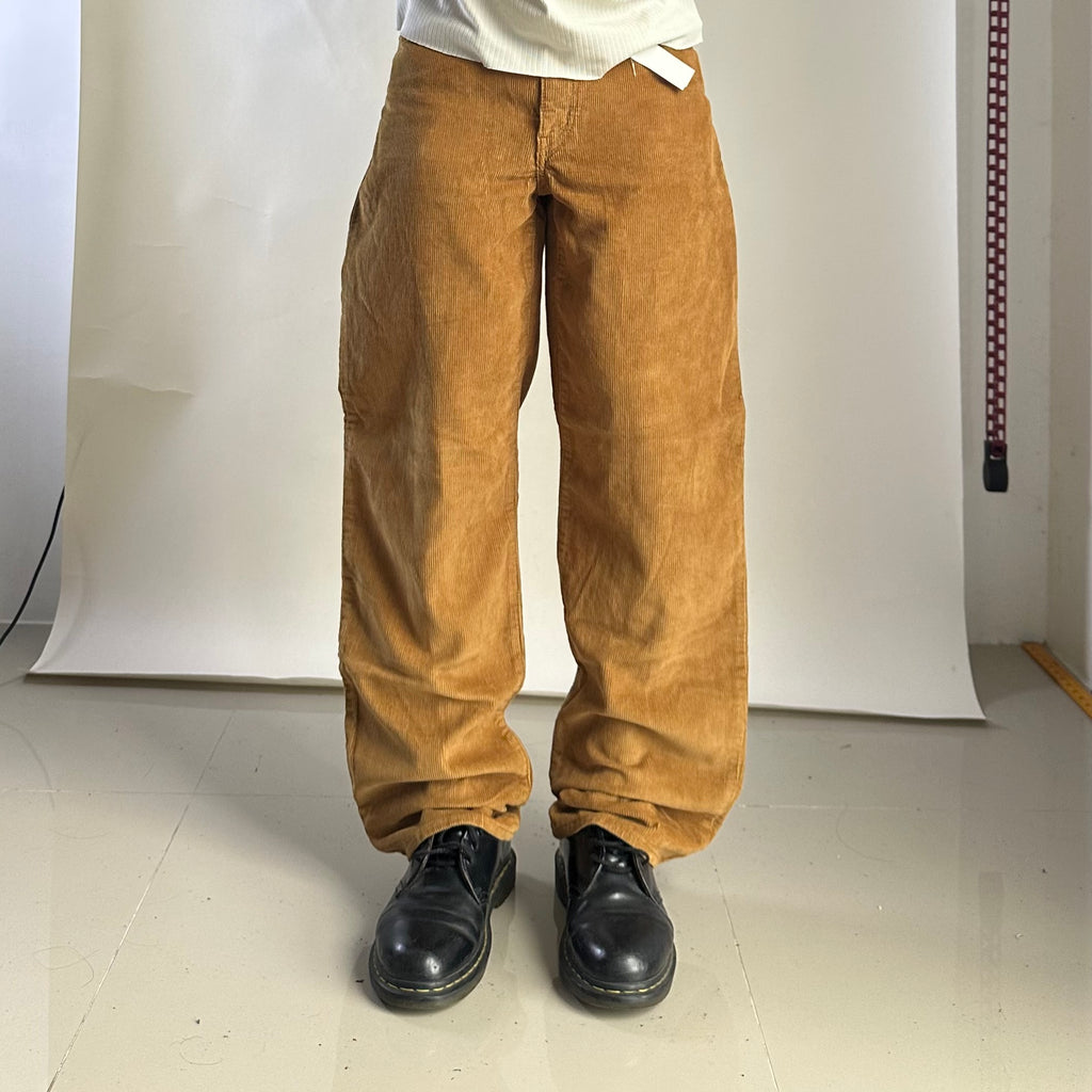 Levi’s 94 Baggy Corduroy Pants in Brown for Women (26-28)