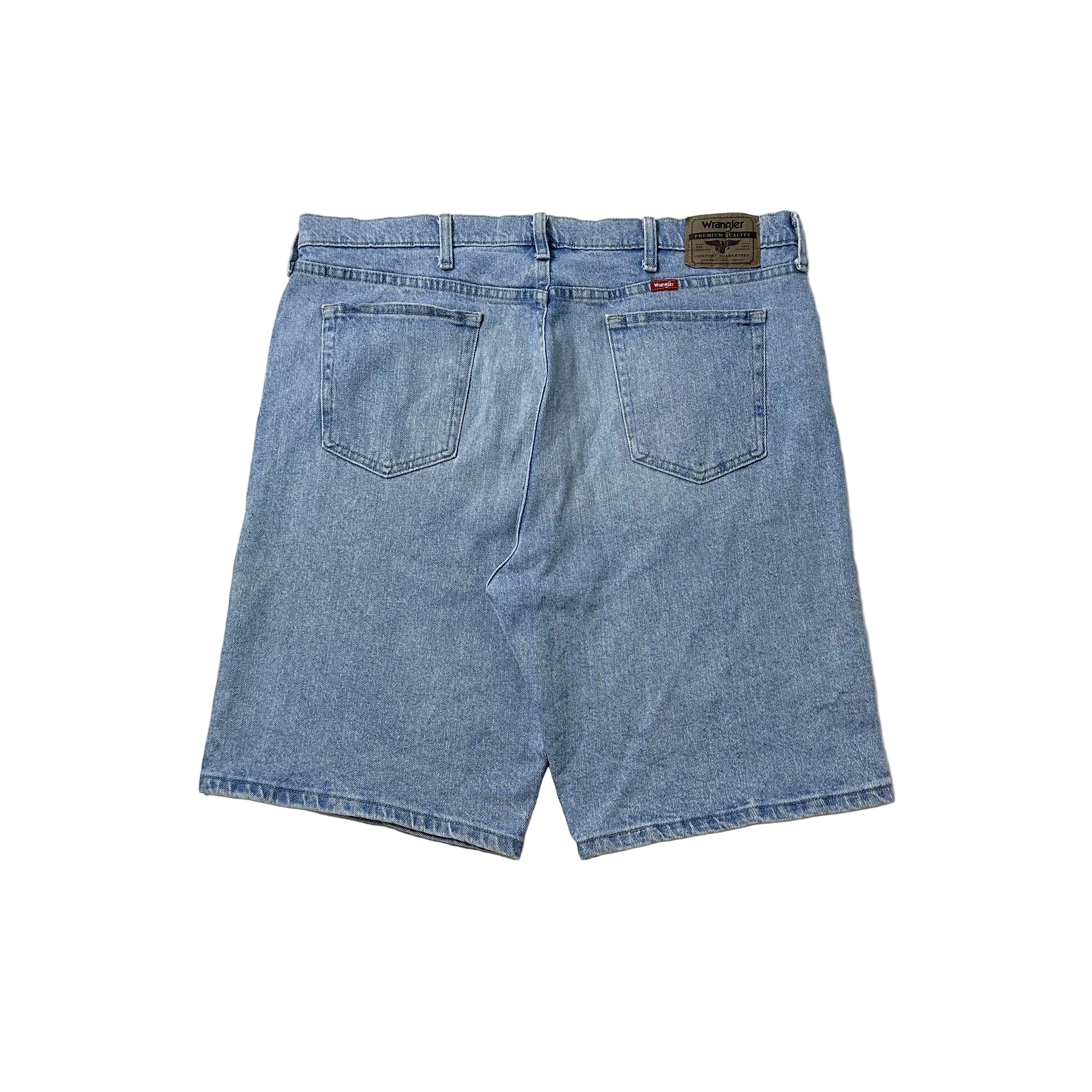 Wrangler Light Washed Jorts (Size 38)