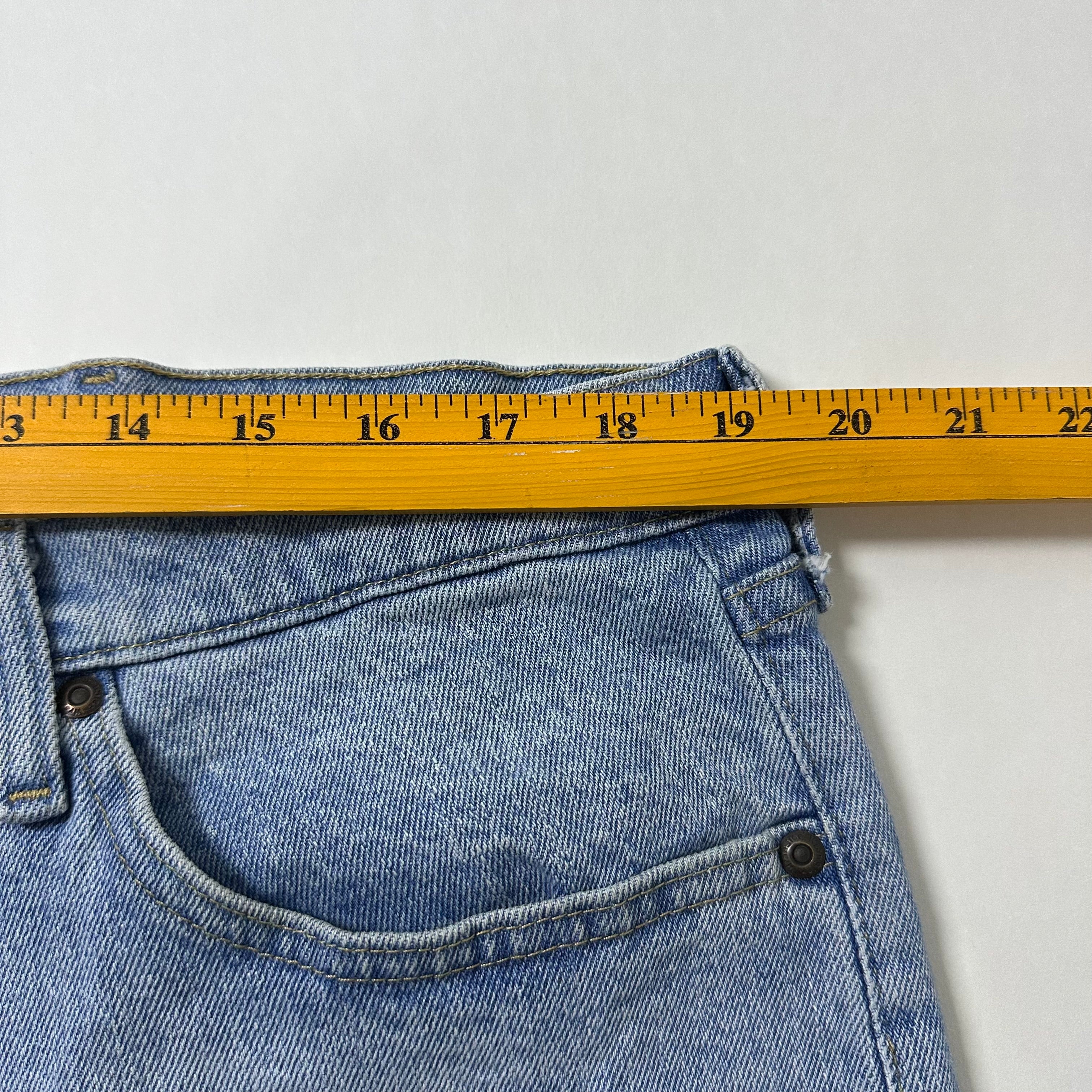 Wrangler Light Washed Jorts (Size 38)