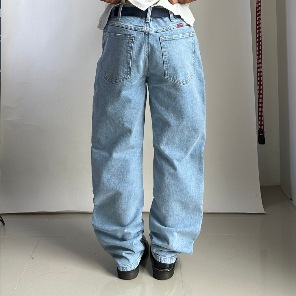 Wrangler Regular Fit Jeans with Flex in Light Wash (Size 34)