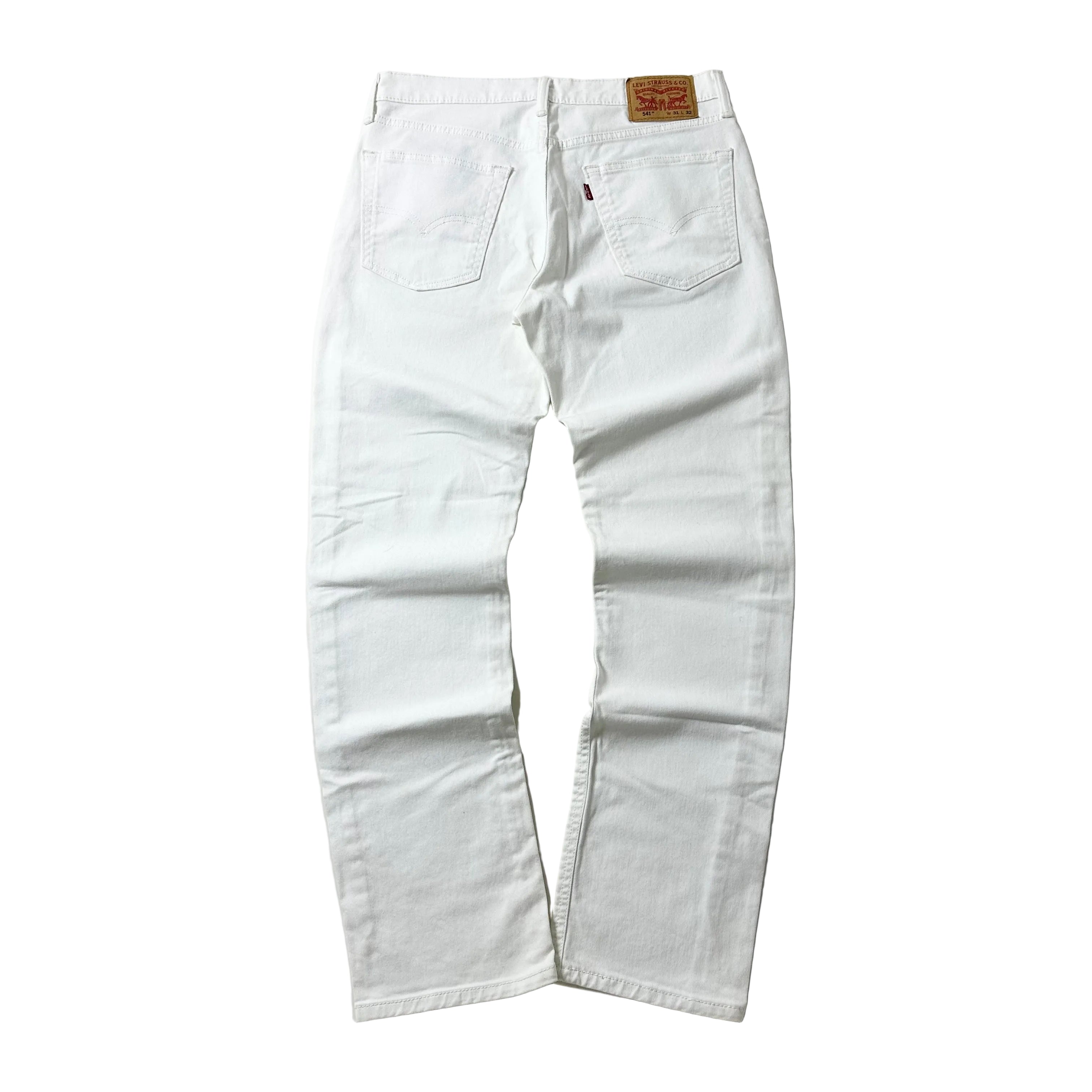 Levi’s 541 Athletic Taper Fit Jeans in White (Size 31-32)
