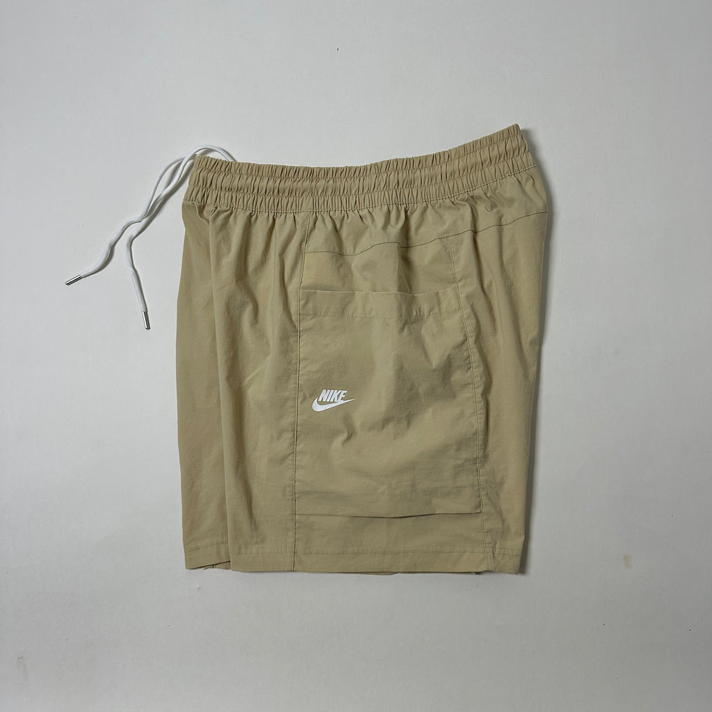 Nike Sportswear Woven Cargo shorts in Beige (Size 30-36)