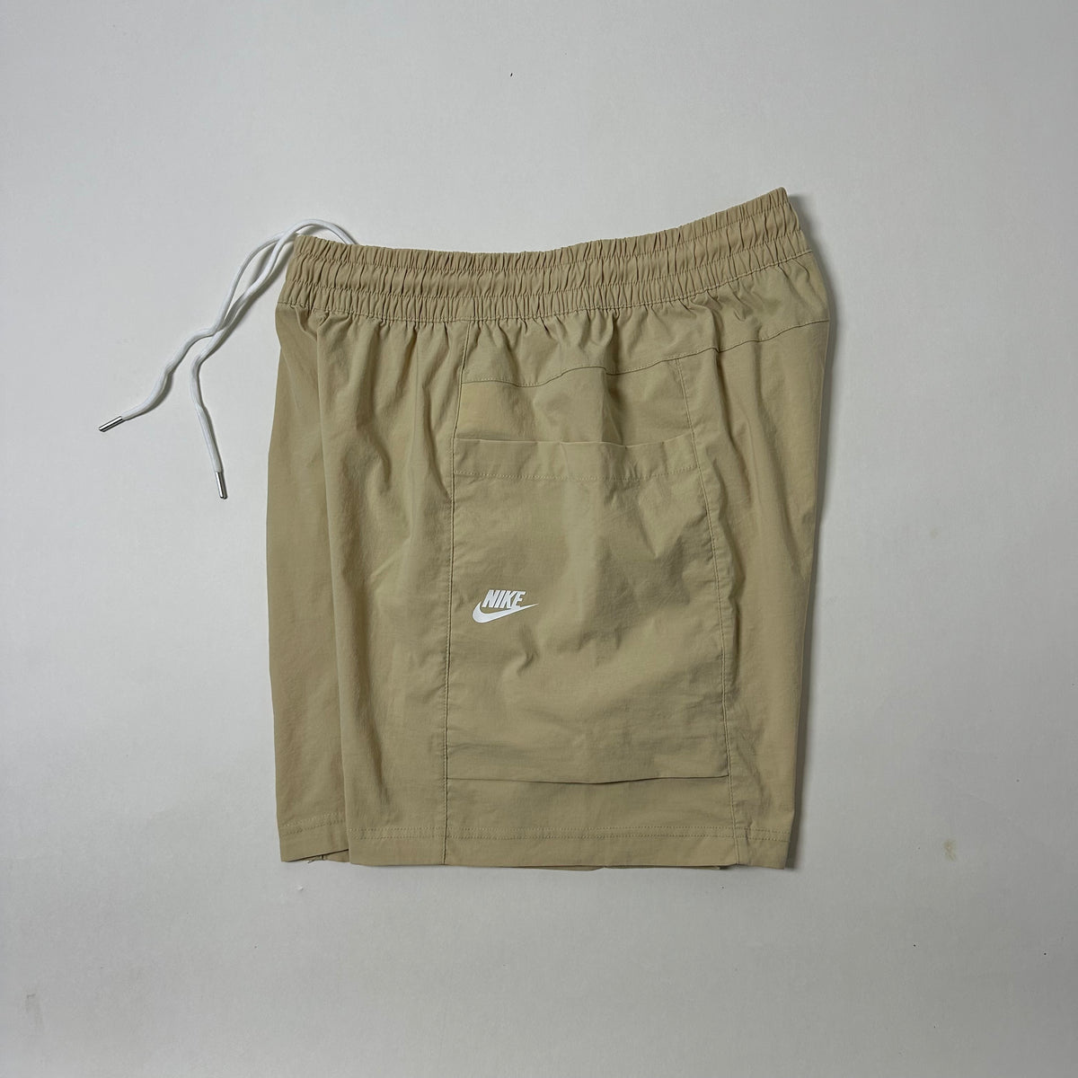 Nike Sportswear Woven Cargo shorts in Beige (Size 30-36)