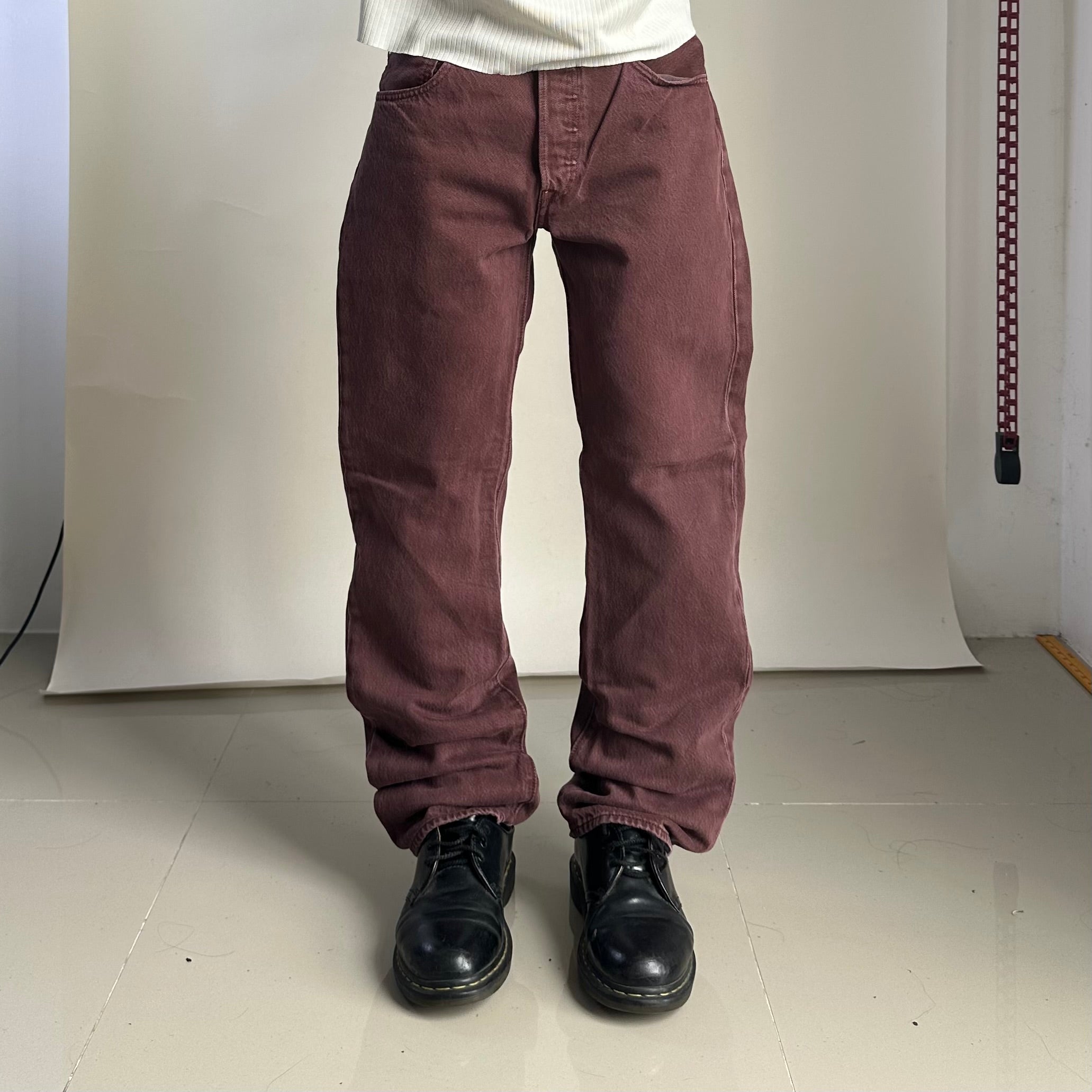 Levi’s 501 Original Fit Jeans Button Fly in Bitter Chocolate/Burgundy Maroon (Size 32)