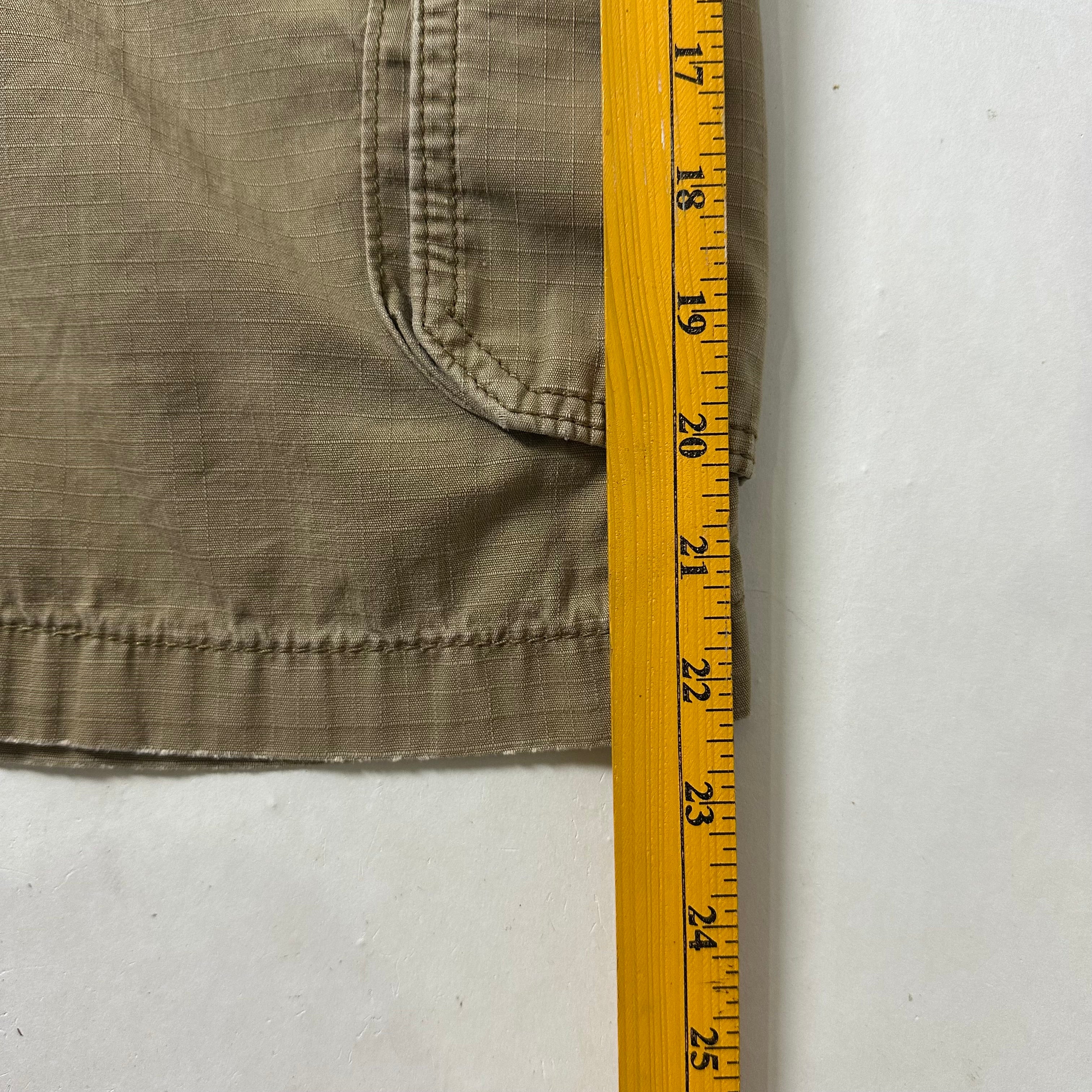 Carhartt Relaxed Fit Cargo Shorts in Brown (Size 40)