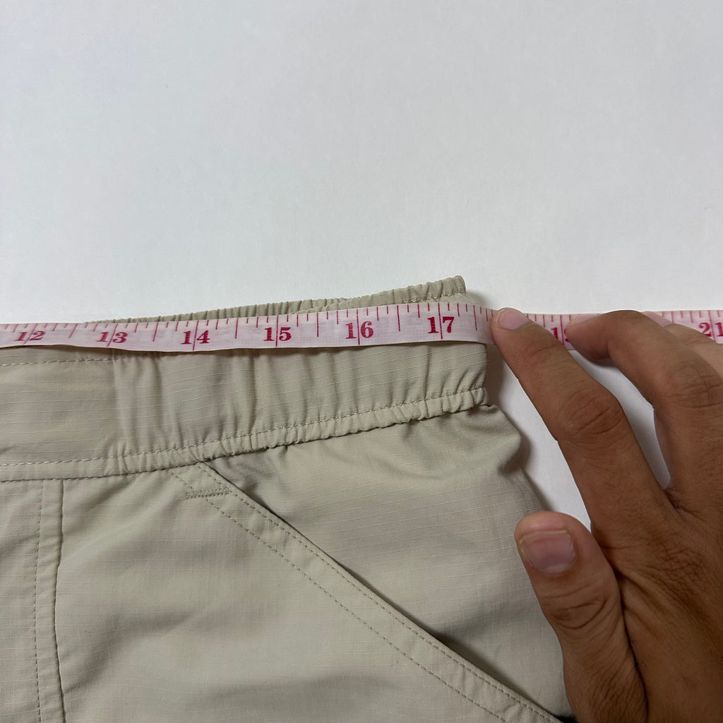 Uniqlo Geared Shorts Beige (Size 33-36)
