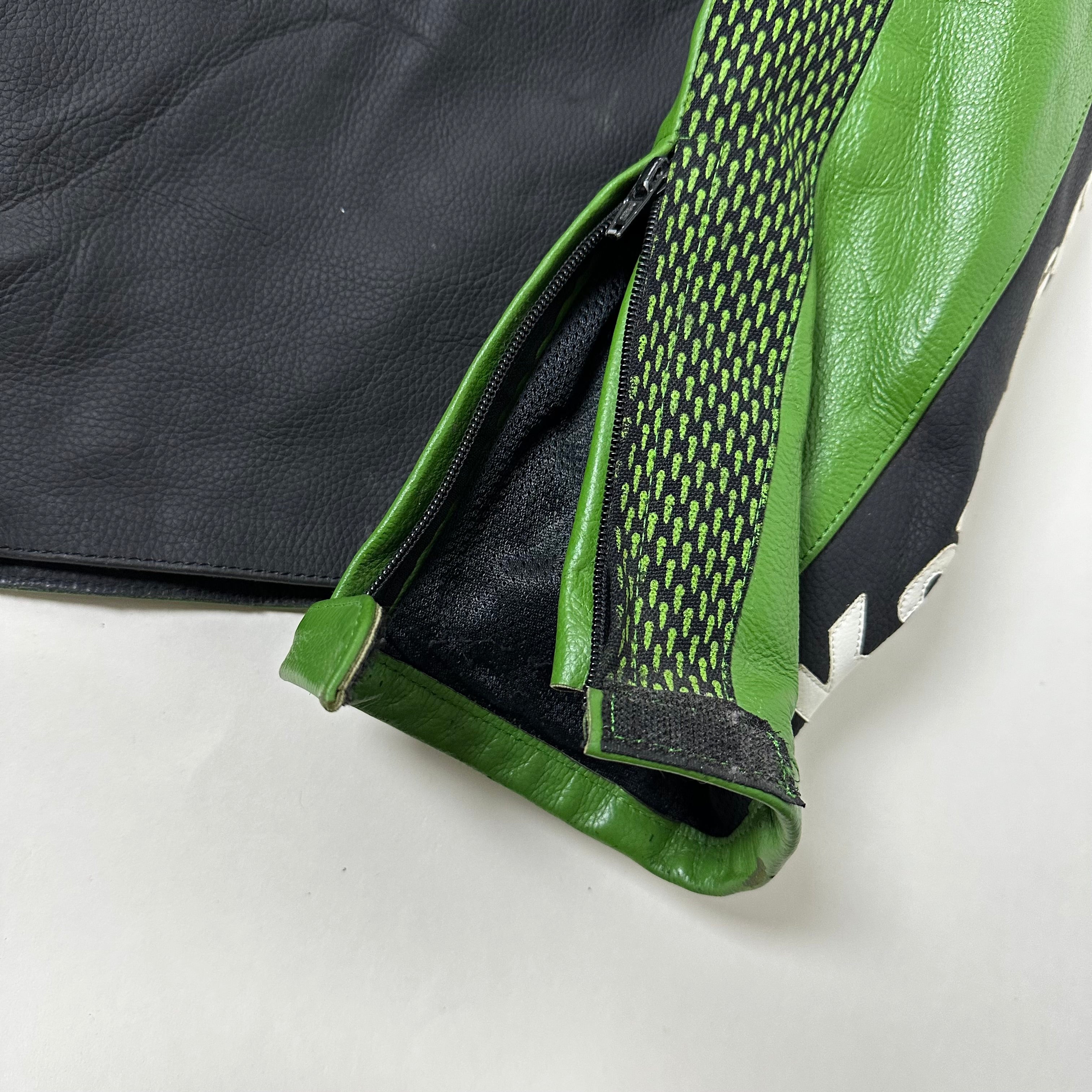 Kawasaki Racing Team Leather Armor Riding Jacket in Green (Size Medium)