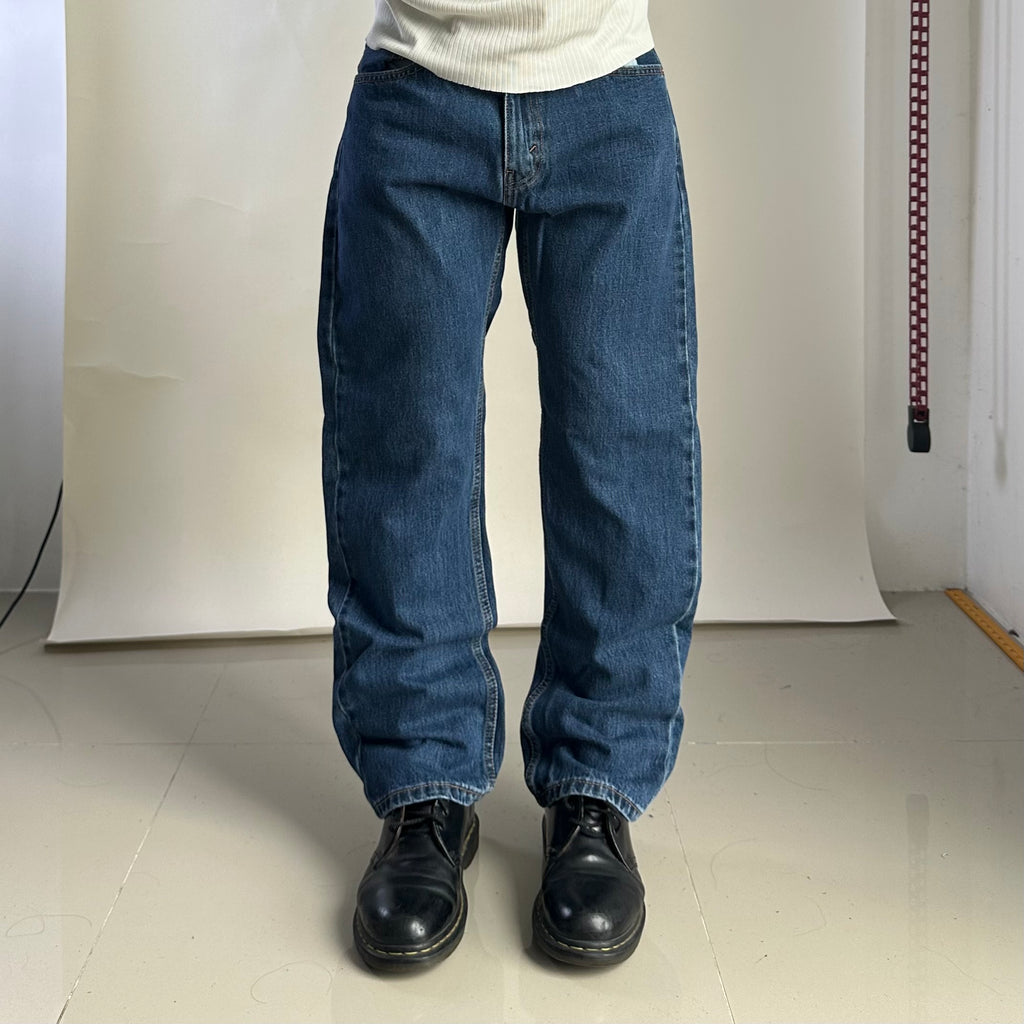 Levi’s 505 Regular Straight Fit Jeans in Dark Stonewash (Size 32)
